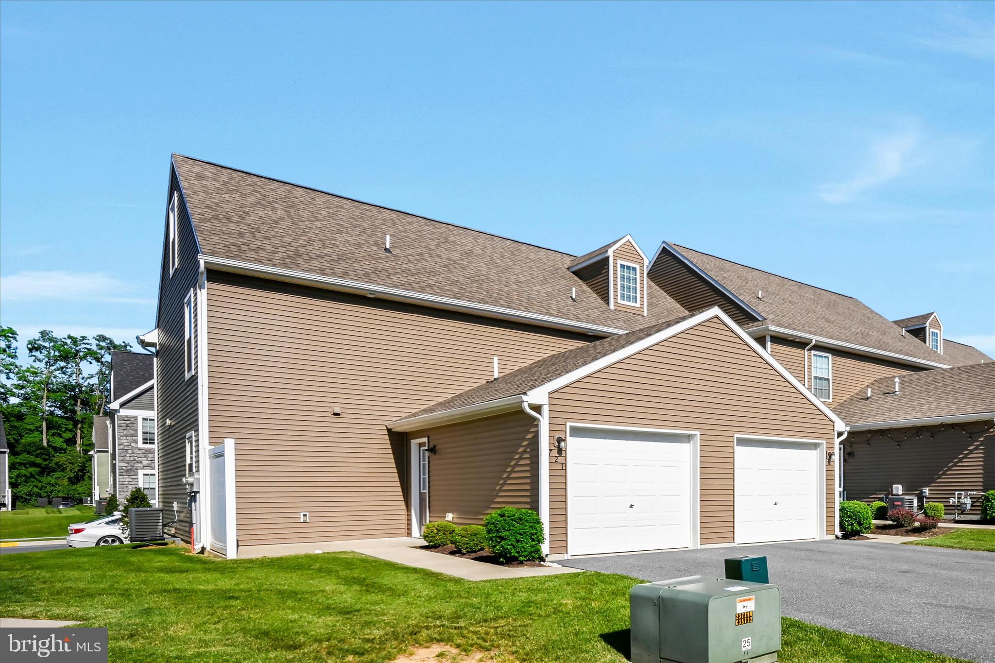 TRAIL SIDE - Residential