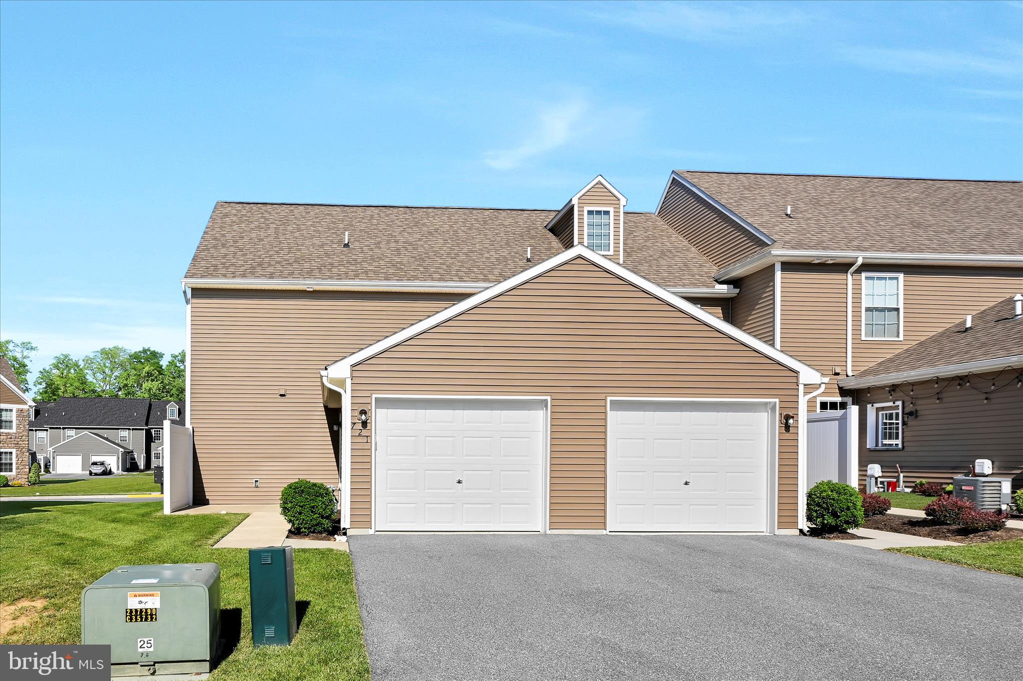 TRAIL SIDE - Residential