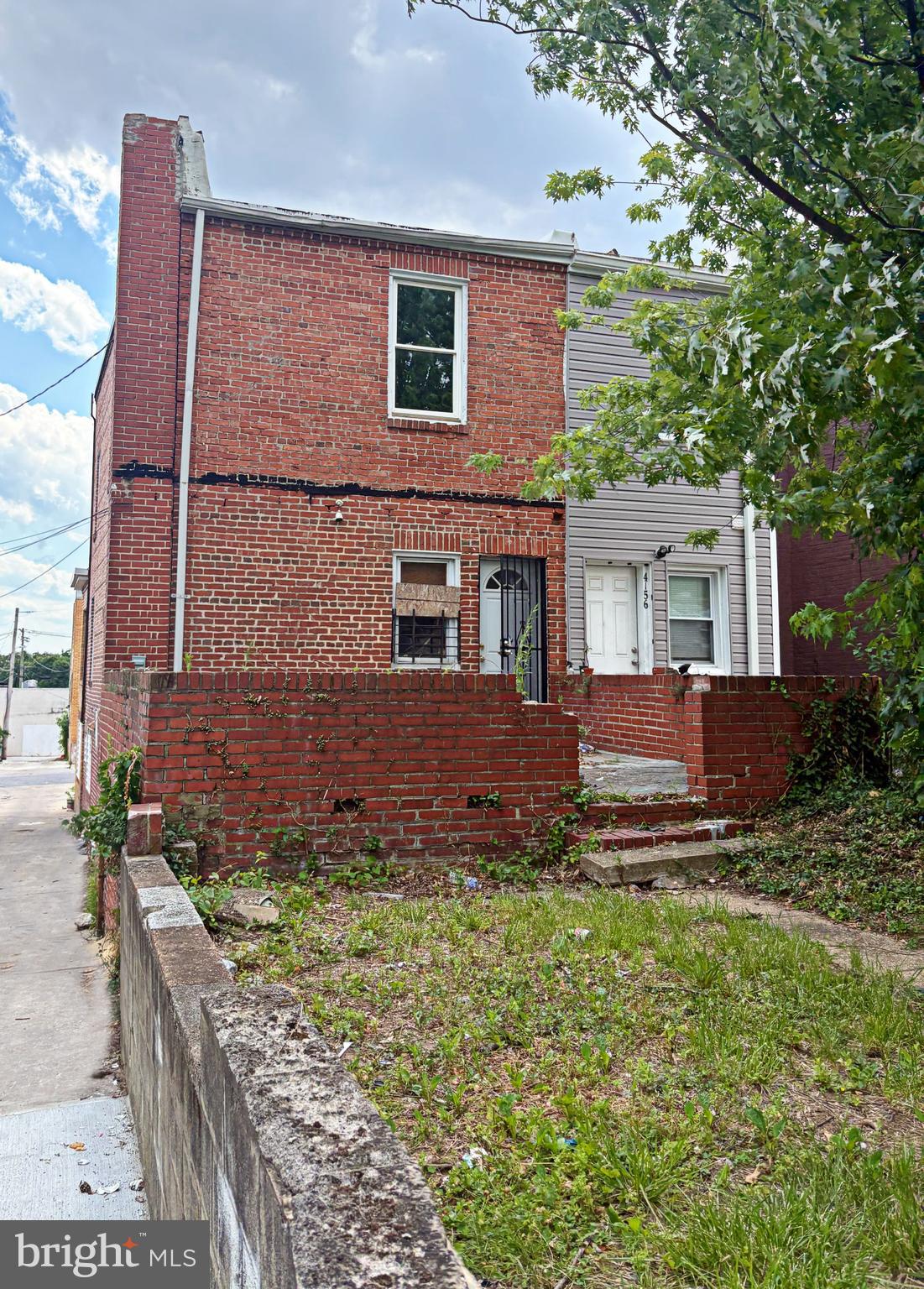 BROADWAY EAST - Residential