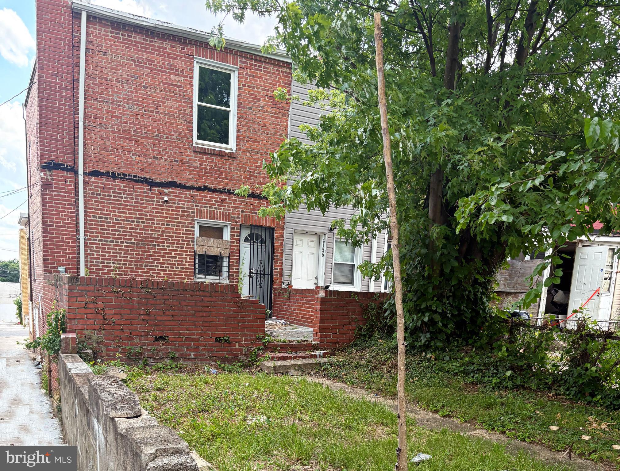 BROADWAY EAST - Residential