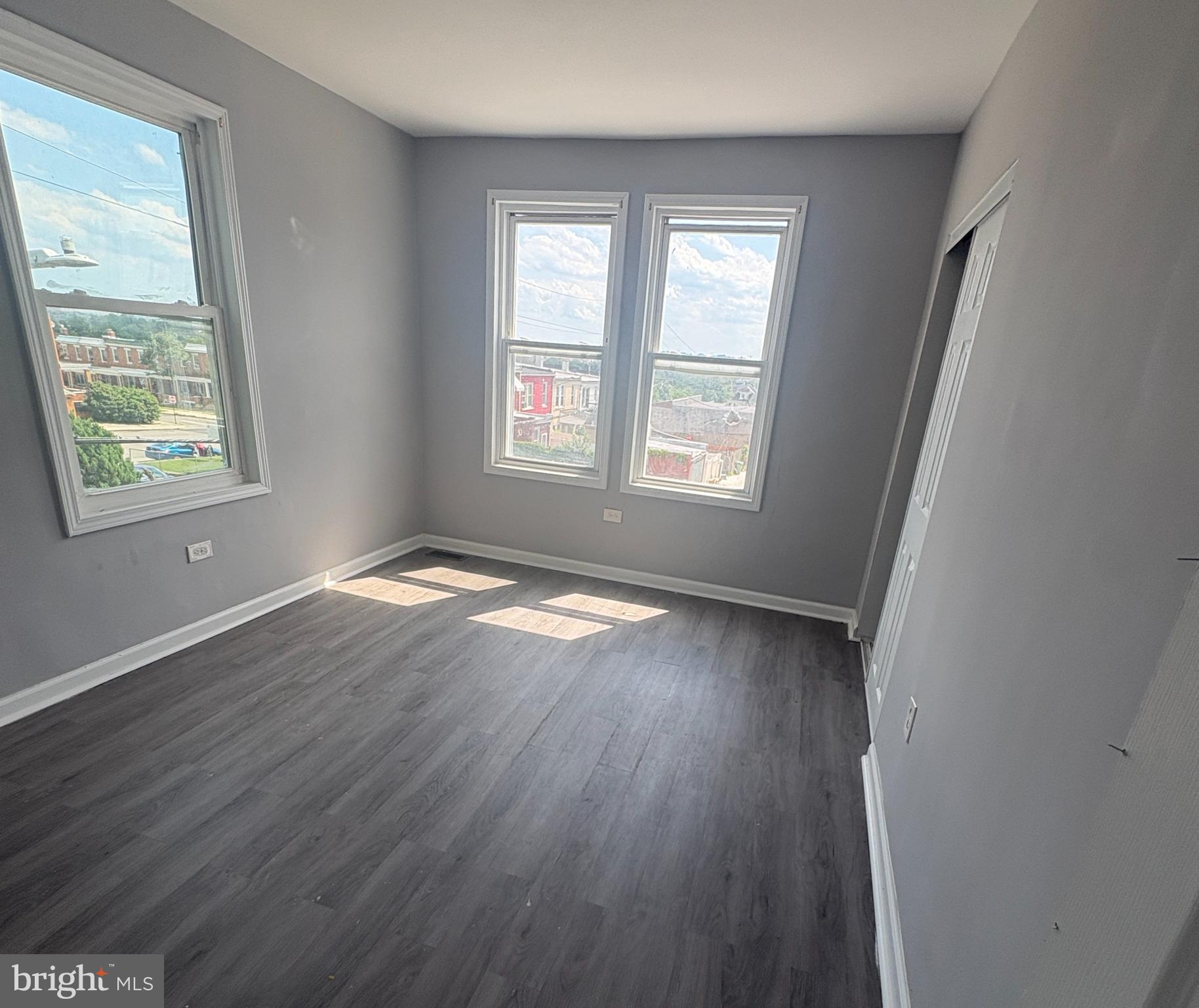 BROADWAY EAST - Residential