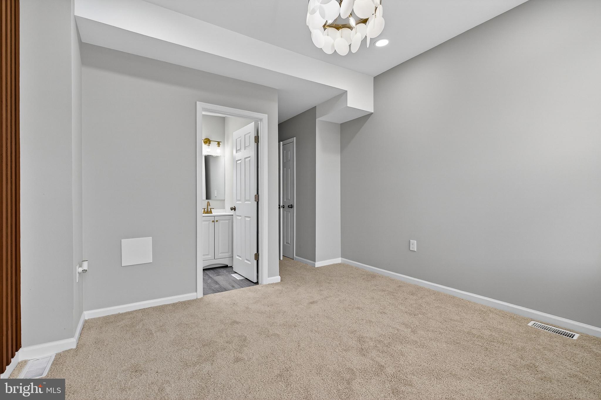 MOUNT CLARE - Residential
