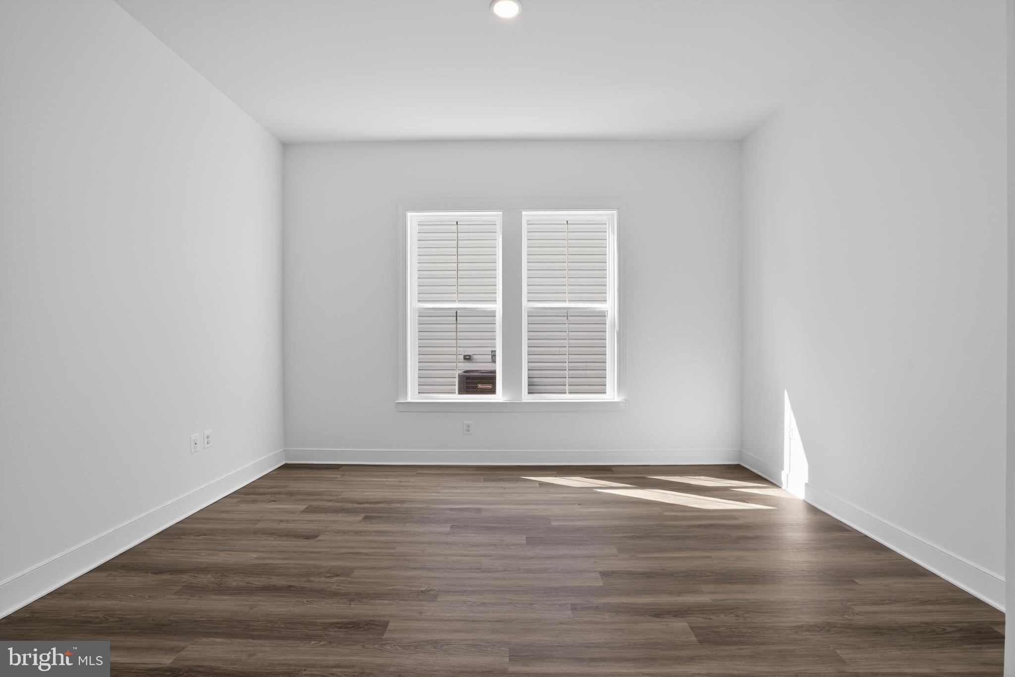 FOUR SEASONS AT KENT ISLAND - Residential