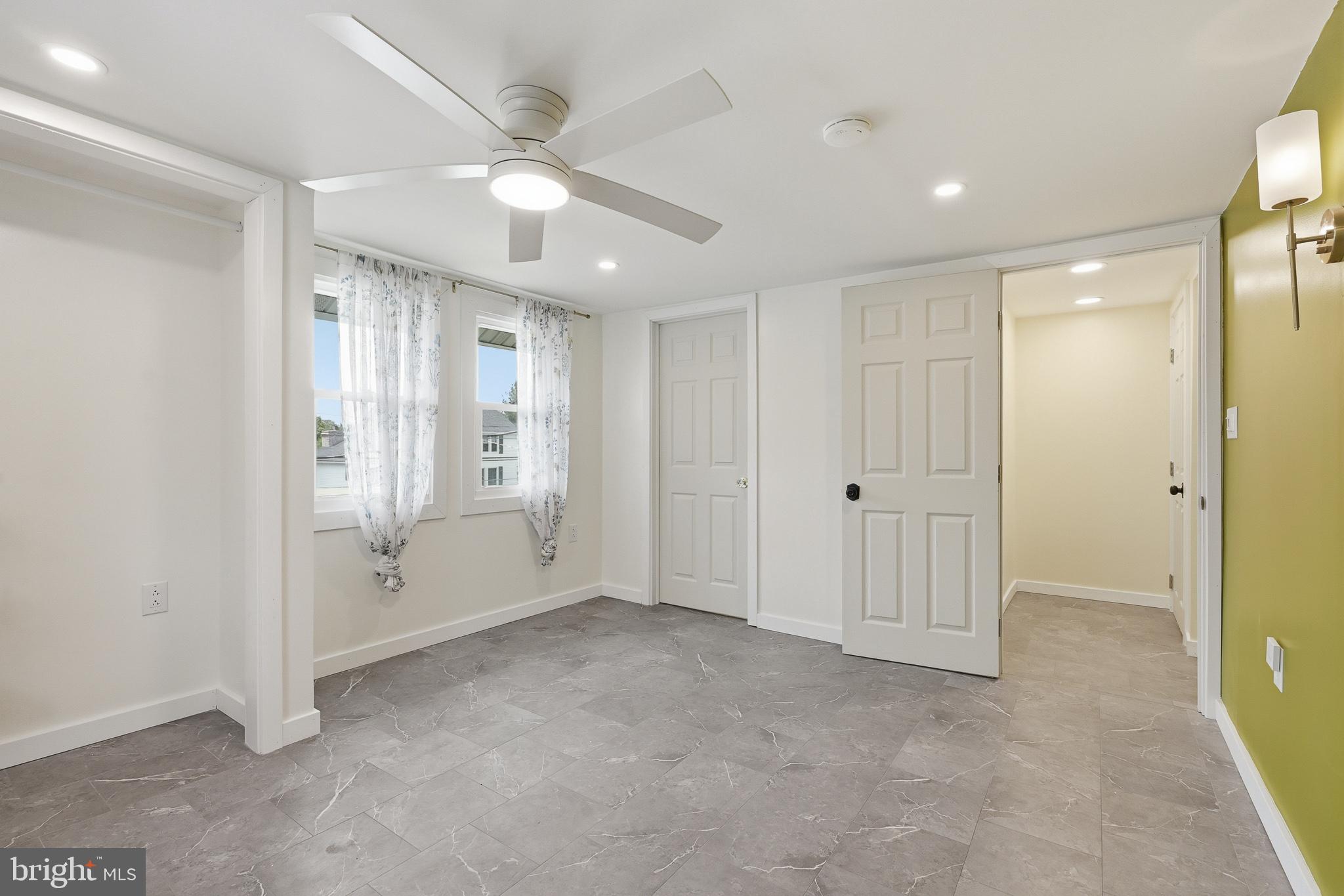 MIDDLETOWN - Residential