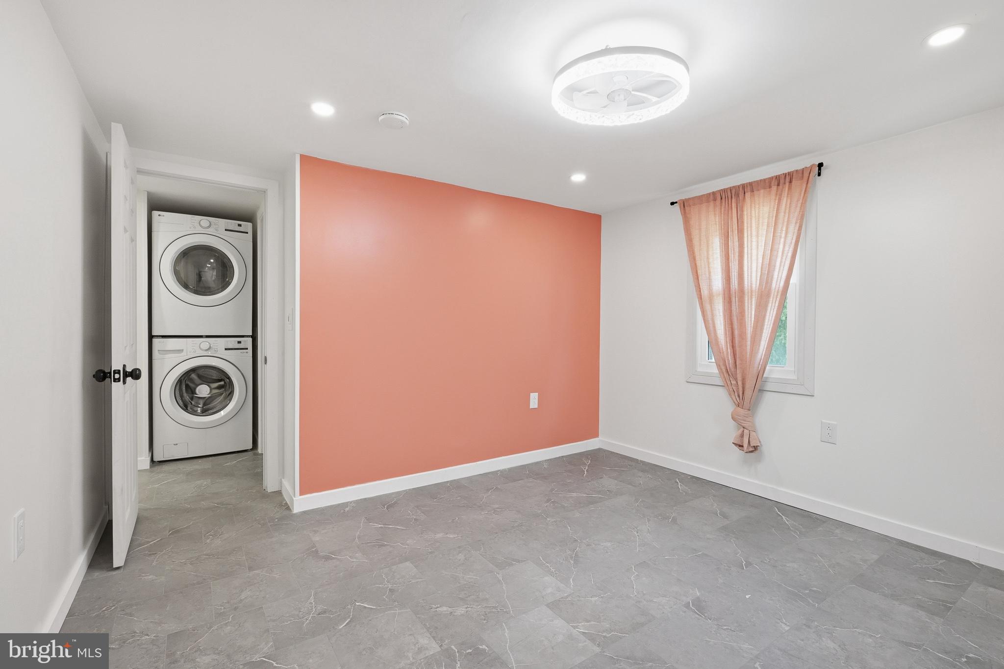 MIDDLETOWN - Residential