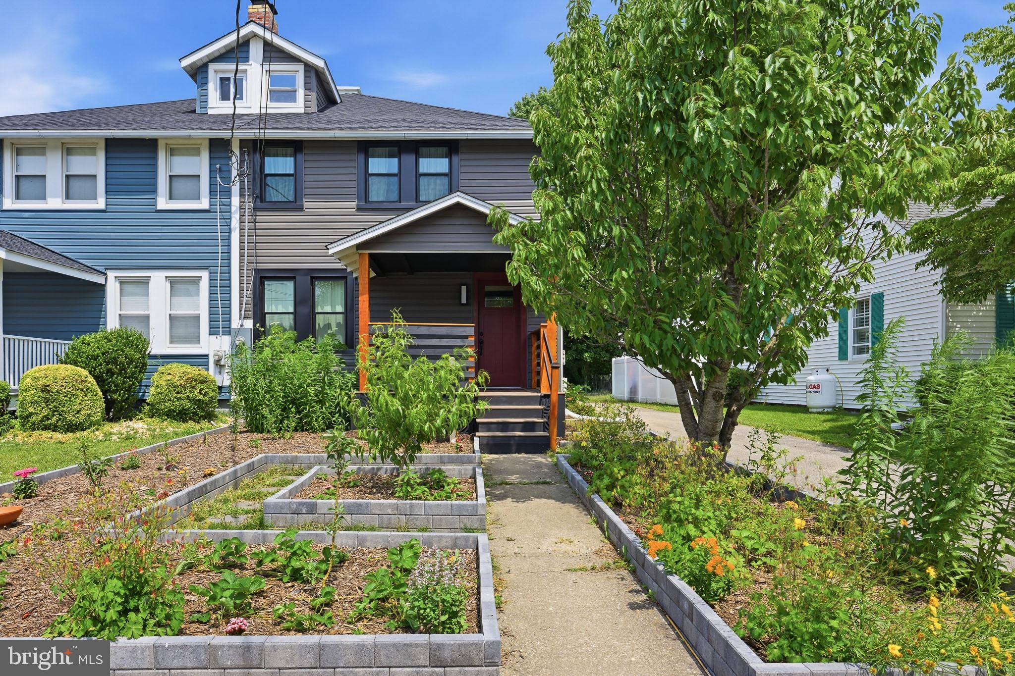 MIDDLETOWN - Residential