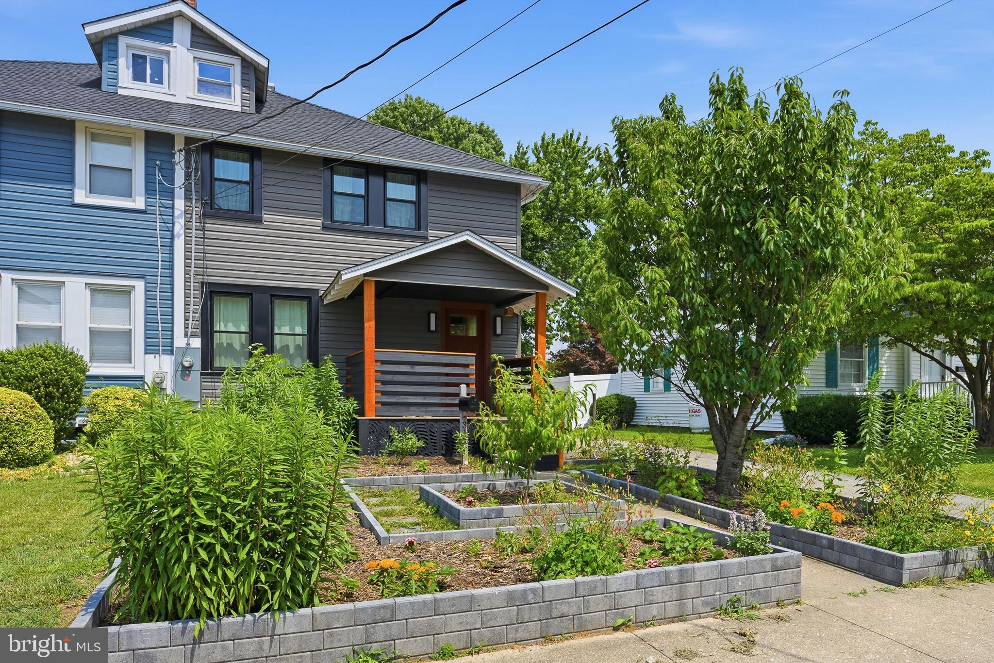 MIDDLETOWN - Residential