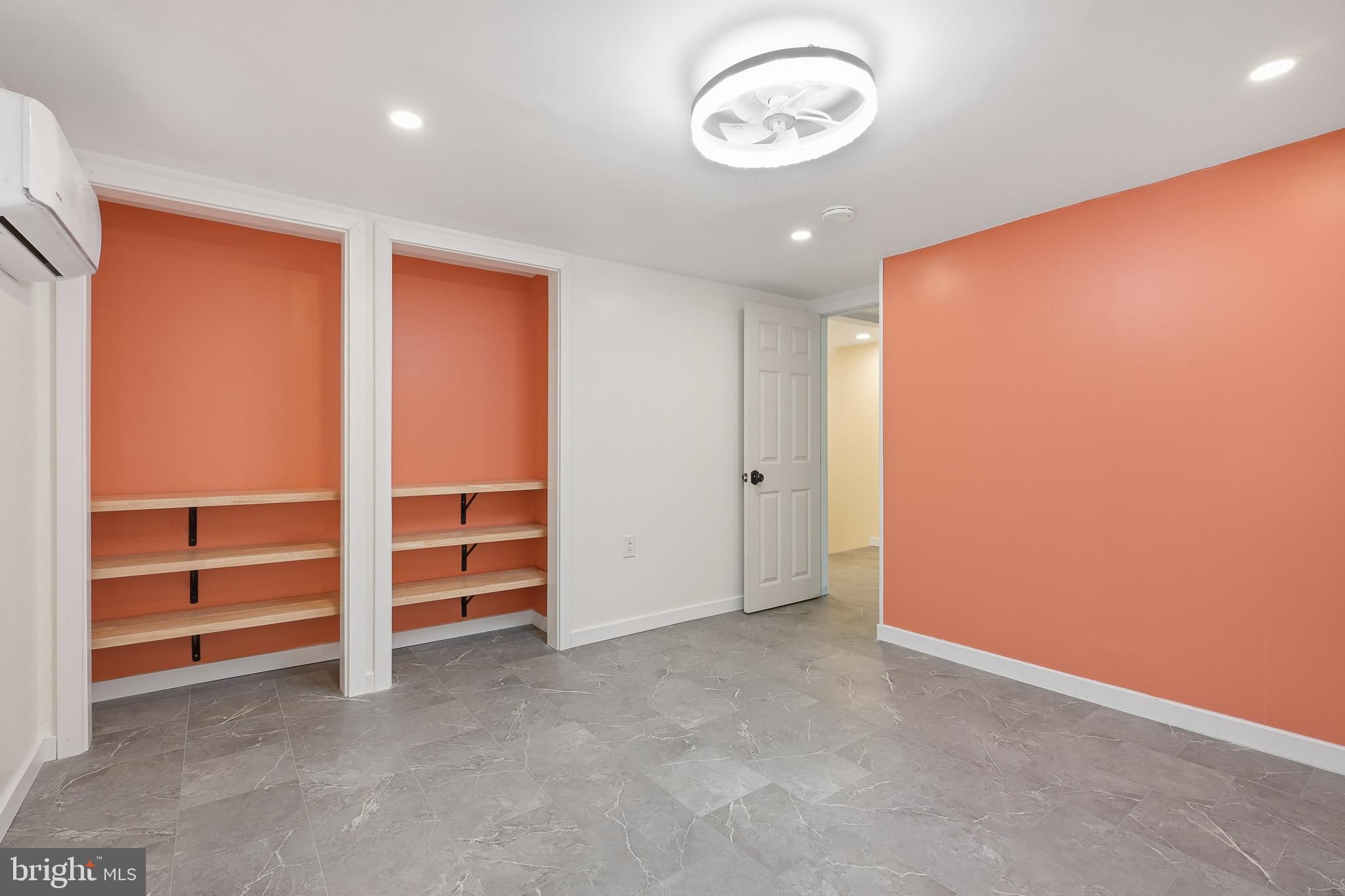 MIDDLETOWN - Residential