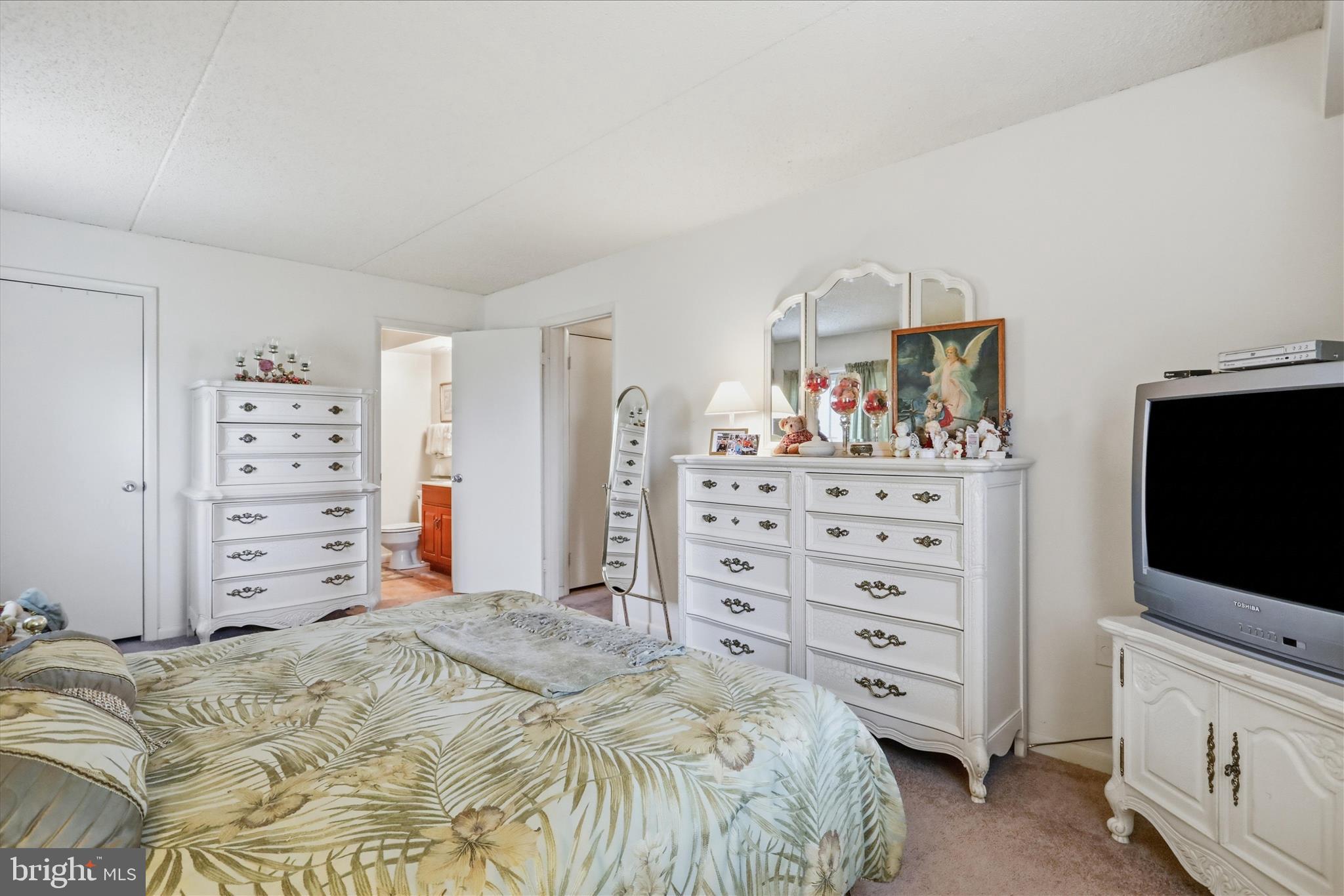 EDGEWOOD CONDOMMINIUMS - Residential