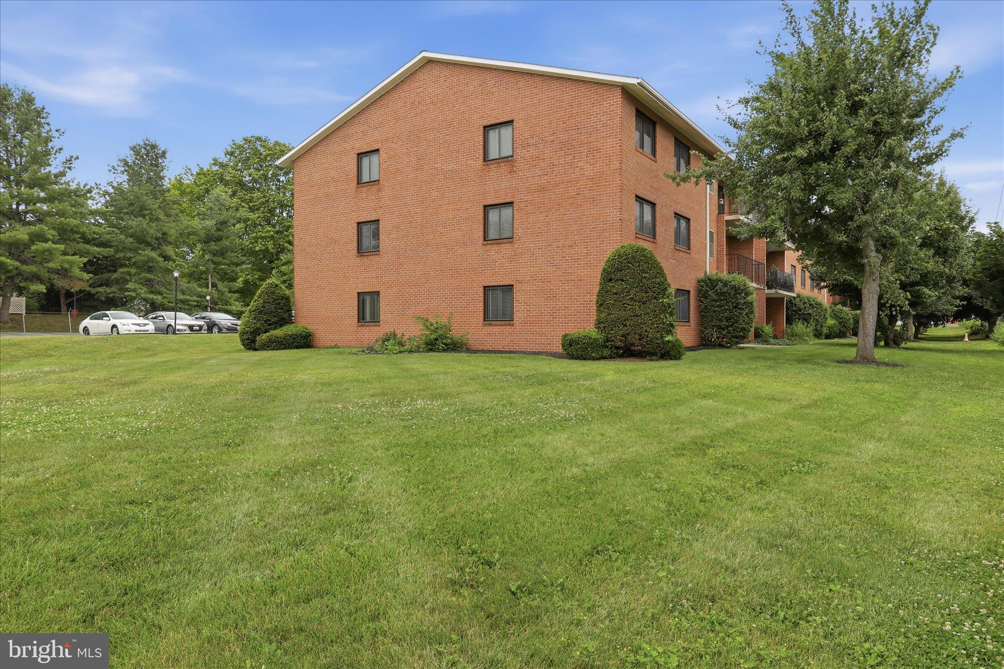 EDGEWOOD CONDOMMINIUMS - Residential