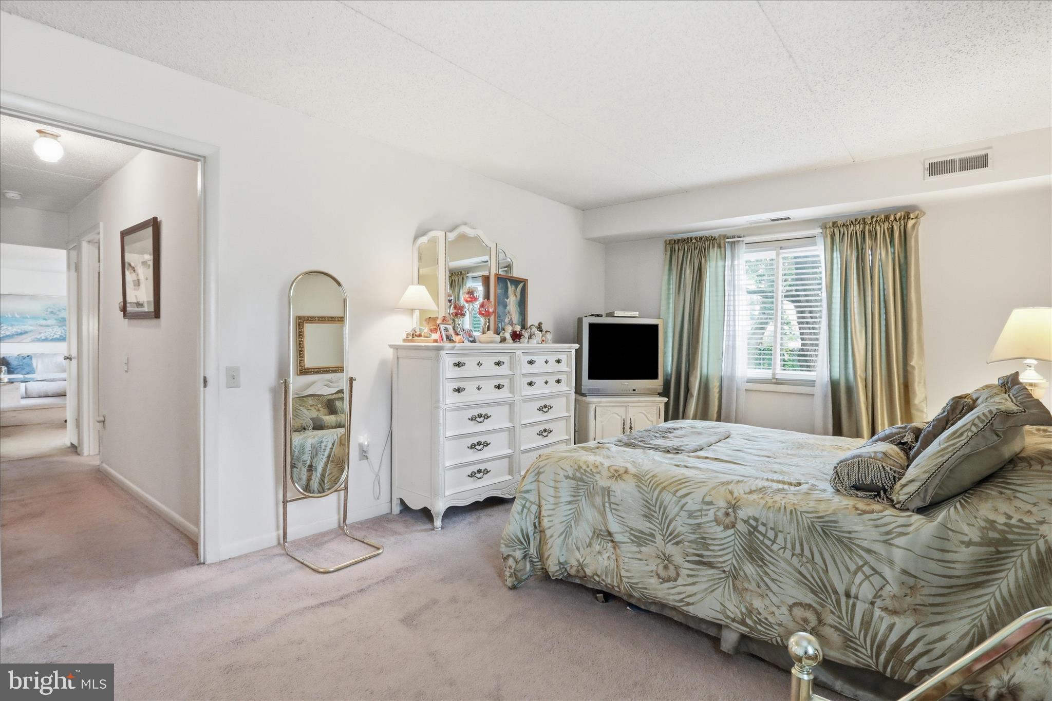 EDGEWOOD CONDOMMINIUMS - Residential