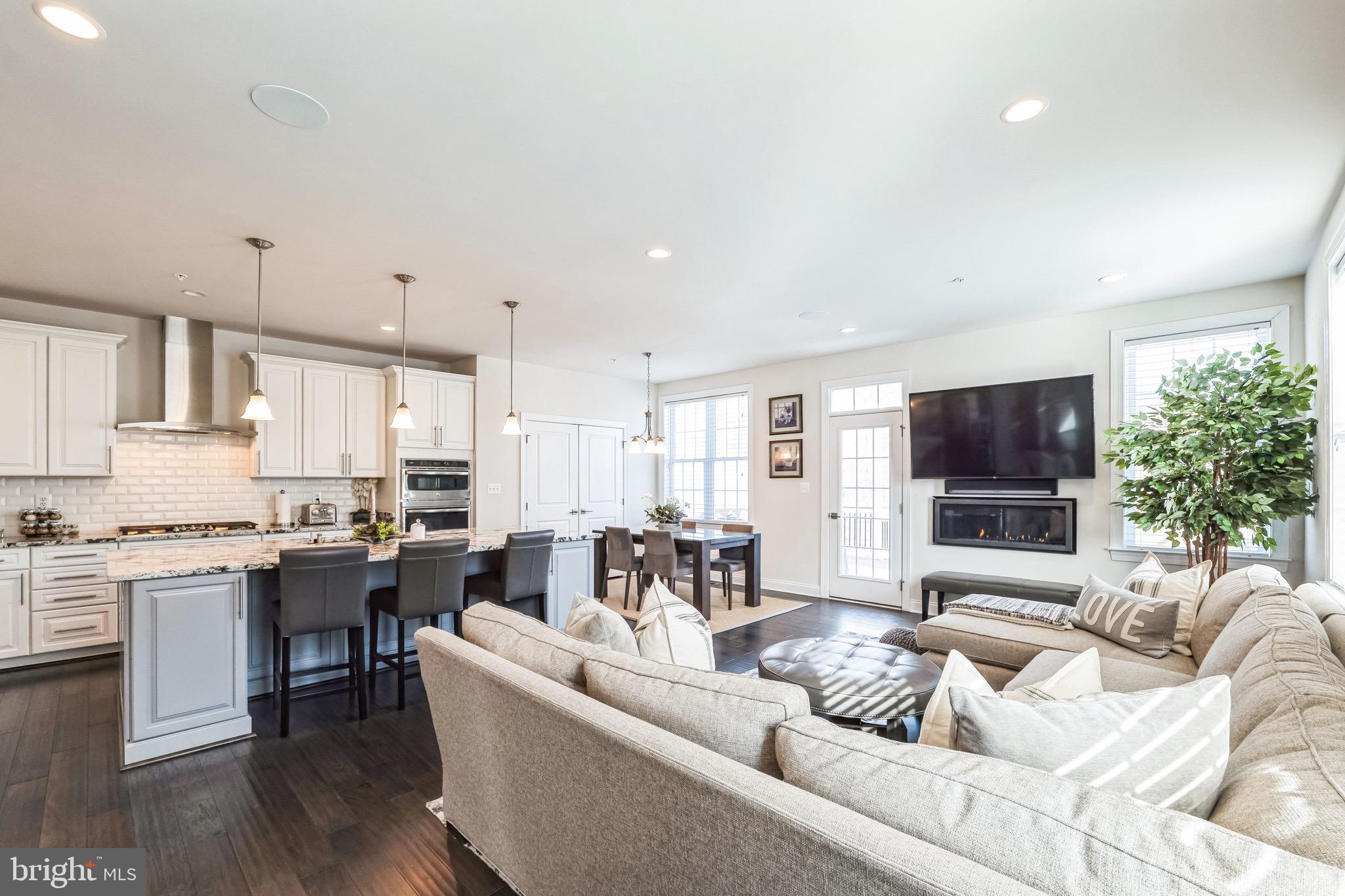 MARLBORO RIDGE - Residential