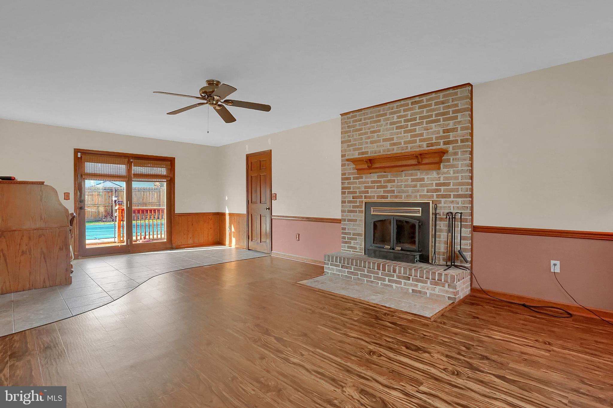 LAUREL HILLS - Residential