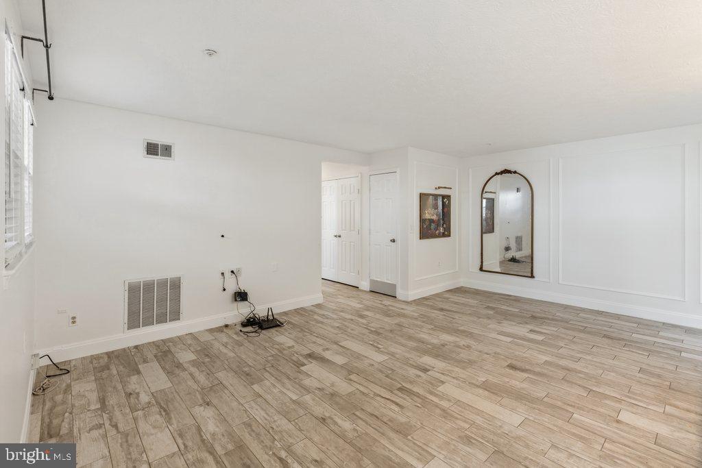 ELKRIDGE TOWN CENTER - Residential