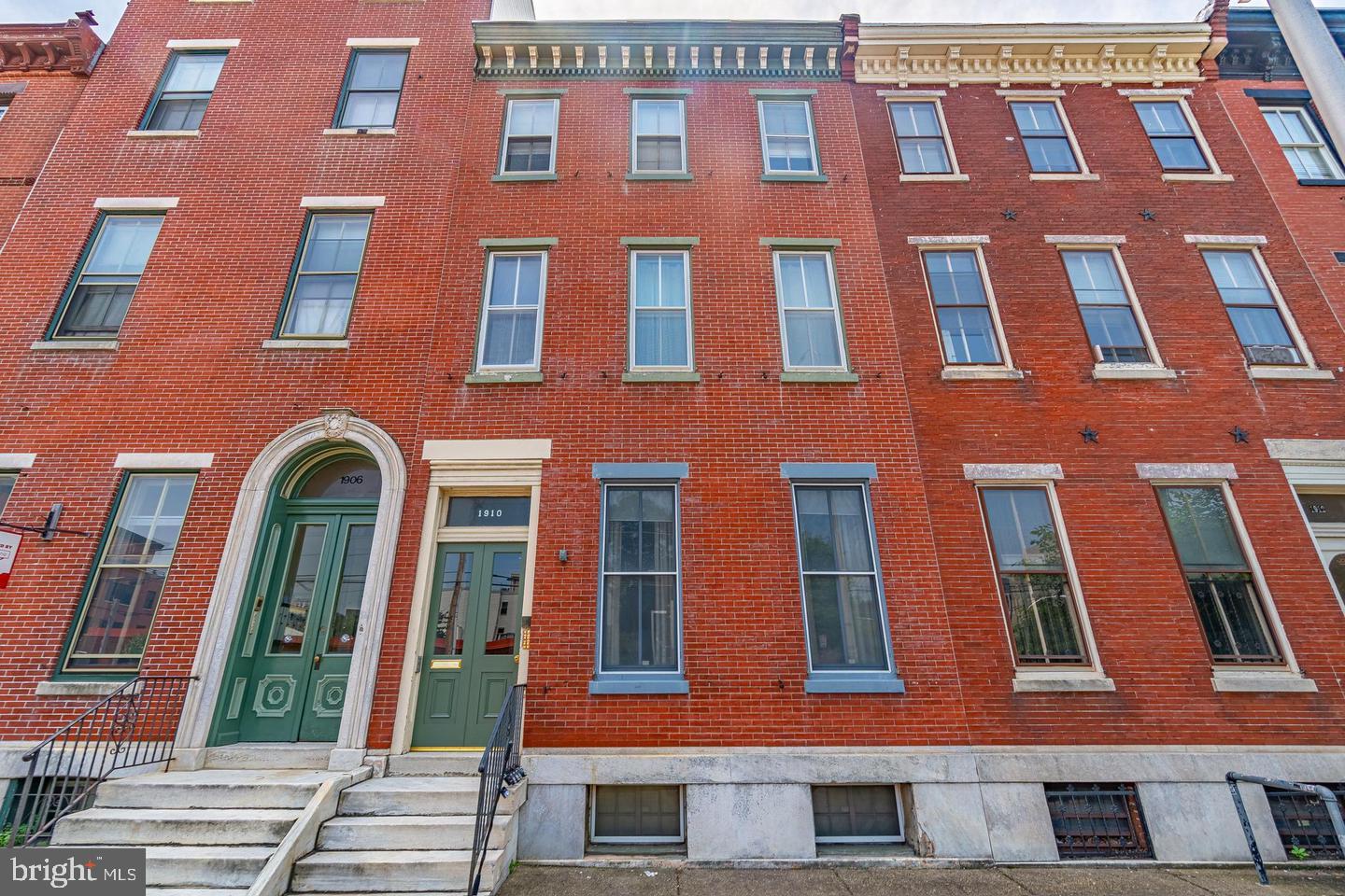 Location and Charm! Welcome to 1910 Fairmount Avenue #1F, a spacious bi-level, 1 bedroom, 1 bathroom home, located near the shops and restaurants in the Fairmount neighborhood of Philadelphia. The first floor features an updated kitchen with granite countertops, stainless steel appliances and tile backsplash. Bedroom and laundry area featuring a washer and dryer in the unit can also be found on the first floor. Upper level boasts beautiful original hardwood flooring, 20-foot-high ceilings and crown molding for your living room dining room displaying bright floor to ceiling windows. Living Room also boasts a stunning floor to ceiling mirror. A full bath with tub/shower completes this level. This unit has access to the common area in the basement for your convenient storage area. So many great amenities in area including Eastern State Penitentiary, Corinthian Gardens, Zorba's, Fare, A Mano, Tiffin, Javelin, Sandwich Corner, and many more! This unit is also within walking distance to the Philadelphia Museum of Art, Rodin Museum, and The Barnes for plenty of culture-filled experiences, and the Schuylkill River and Kelly Dr. Whole Foods, CVS, post office, Ace Hardware and Target are also nearby.  Quick access to Center City, University City, SEPTA (bus routes 7, 33, 48, BSL) and Indego bike stations.