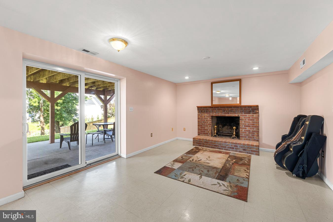 OAKDALE CROSSING - Residential