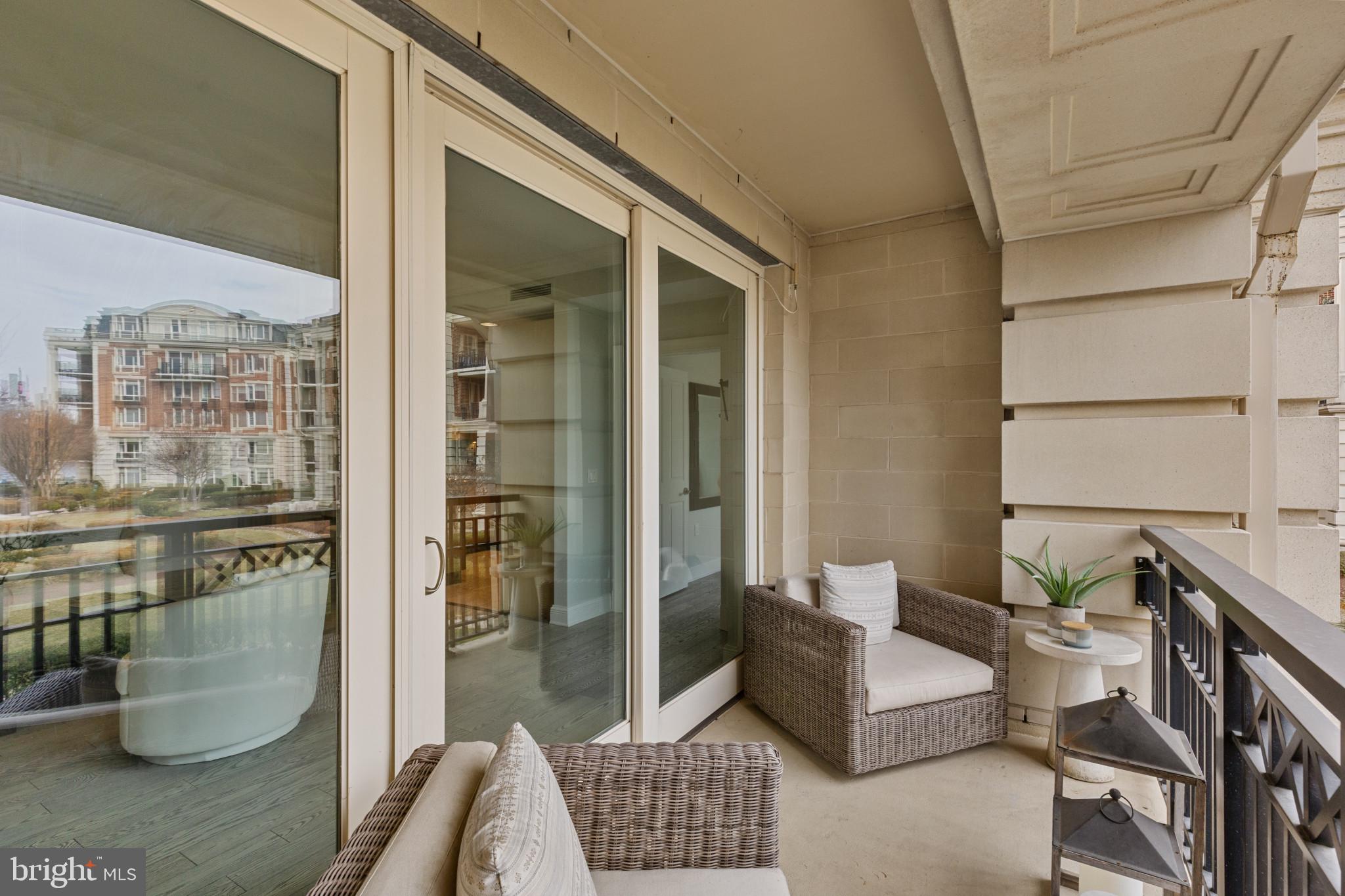 THE RITZ-CARLTON RESIDENCES - Residential