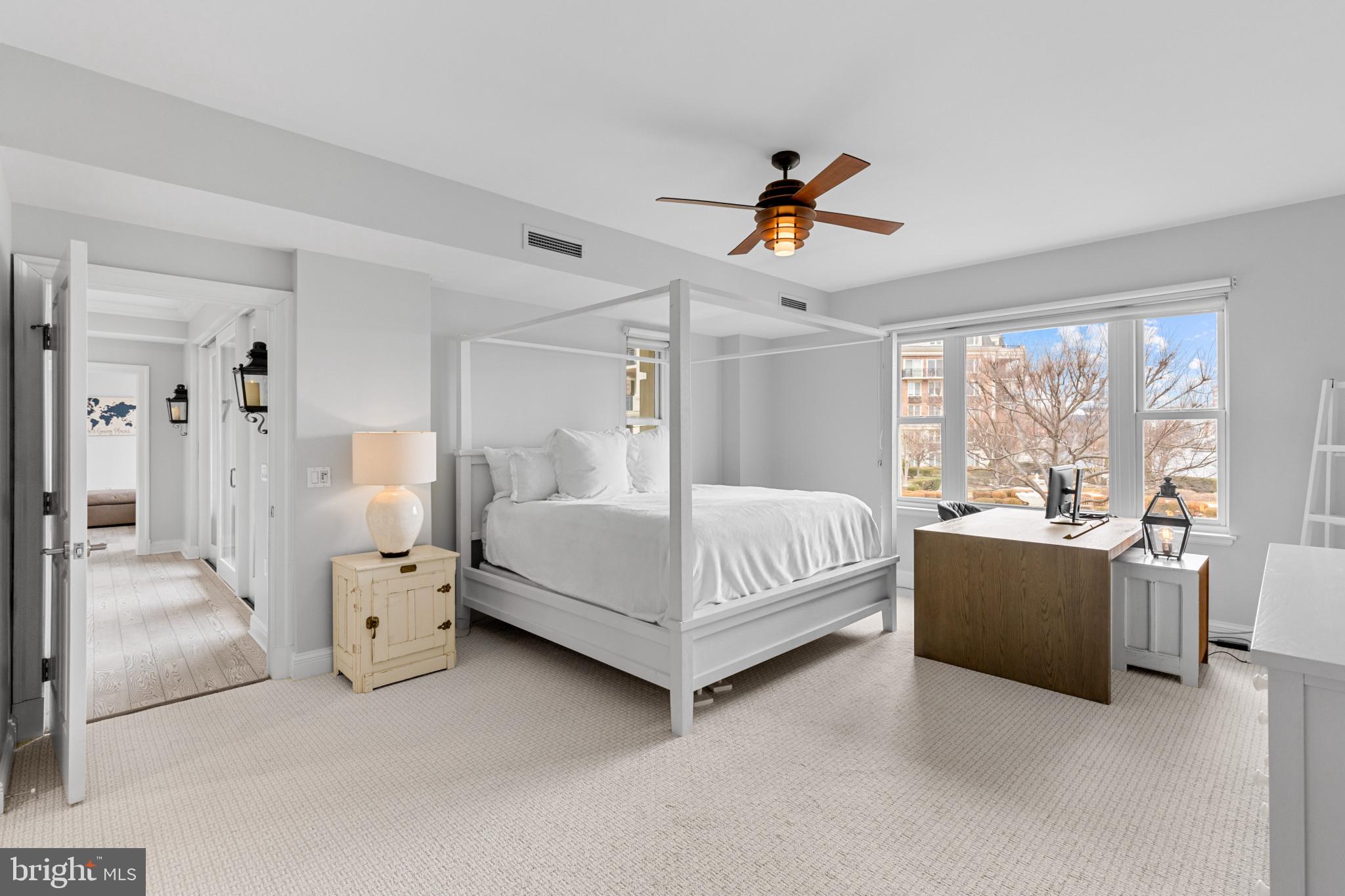 THE RITZ-CARLTON RESIDENCES - Residential