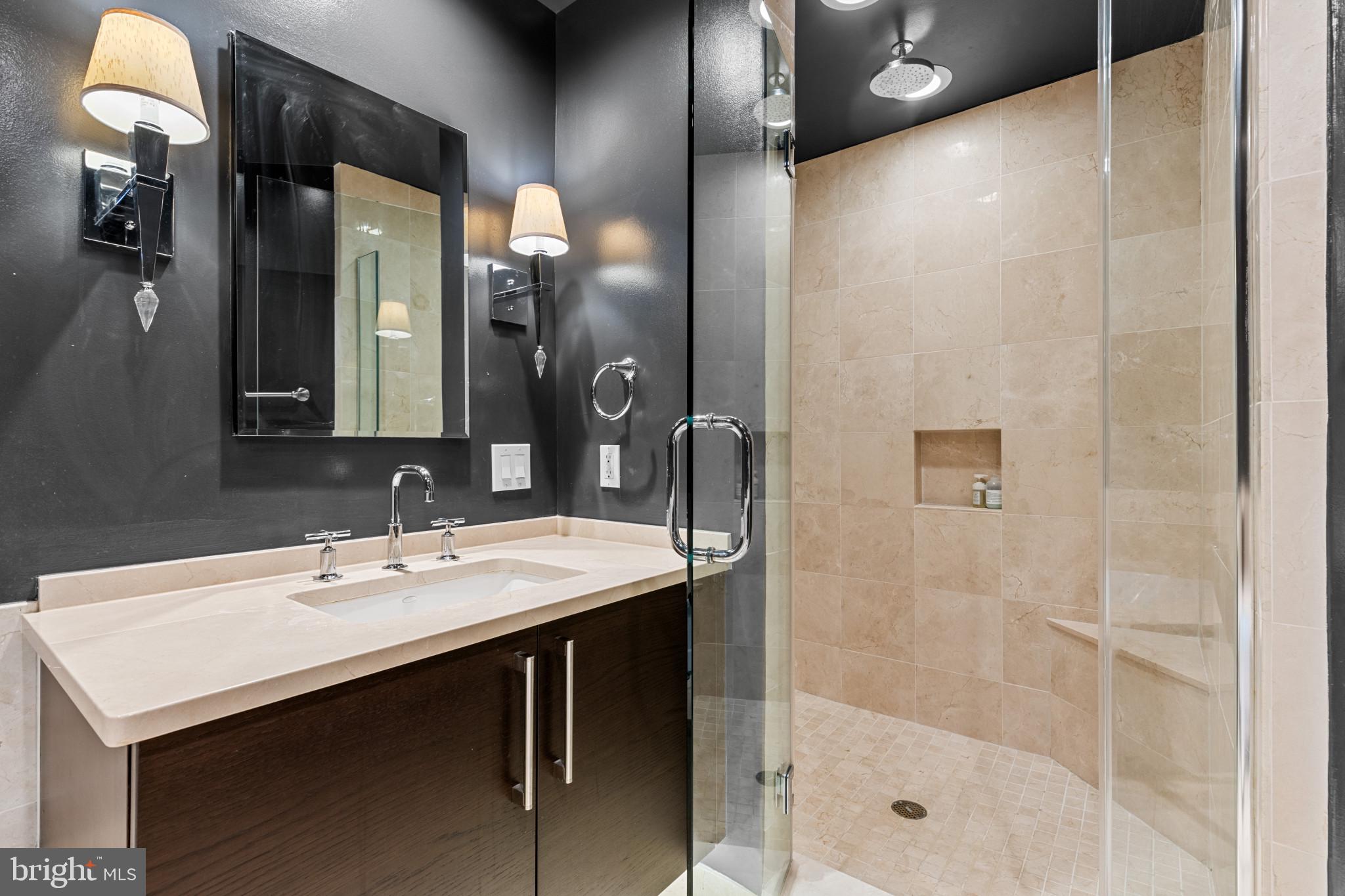 THE RITZ-CARLTON RESIDENCES - Residential