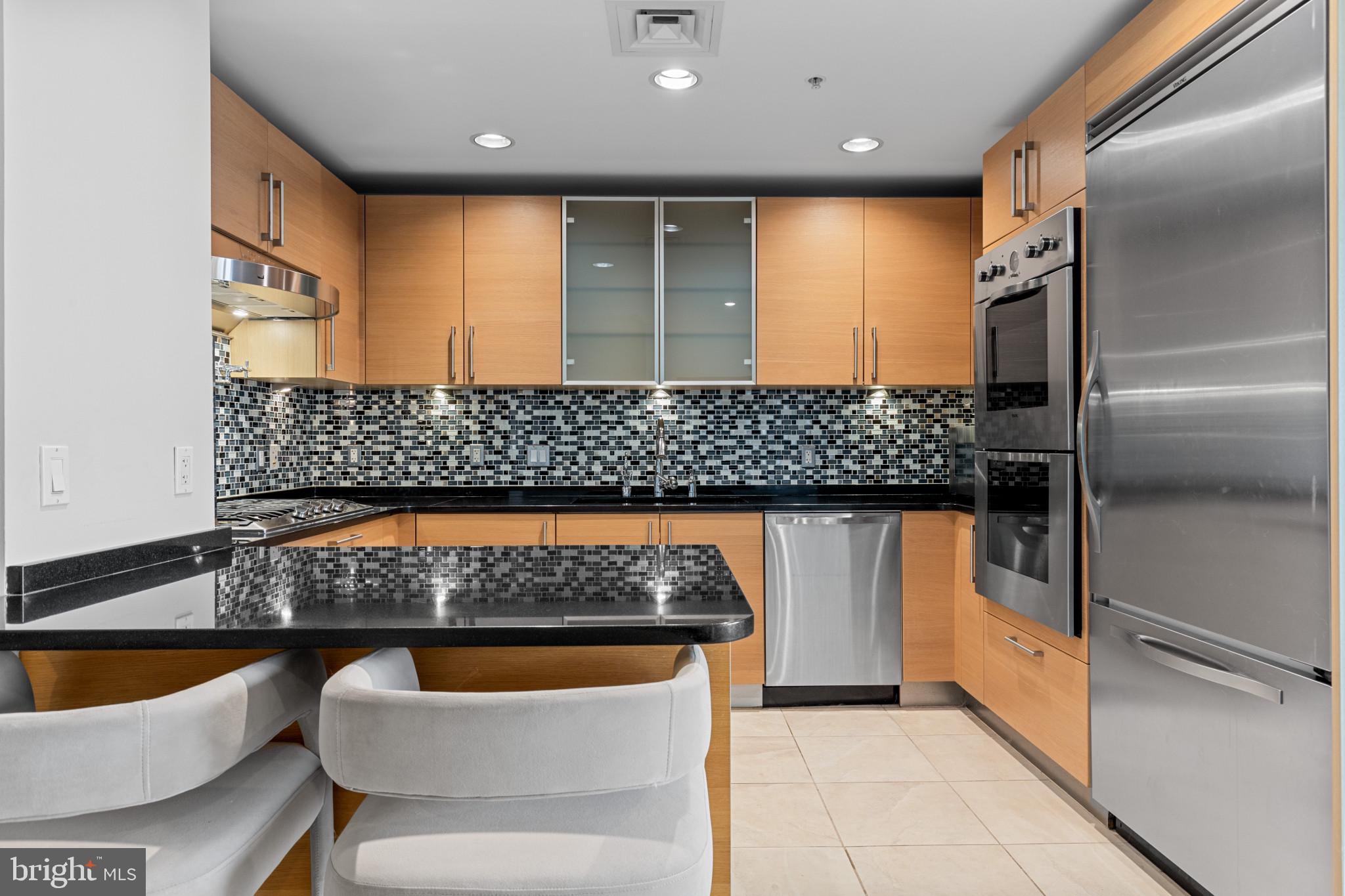 THE RITZ-CARLTON RESIDENCES - Residential