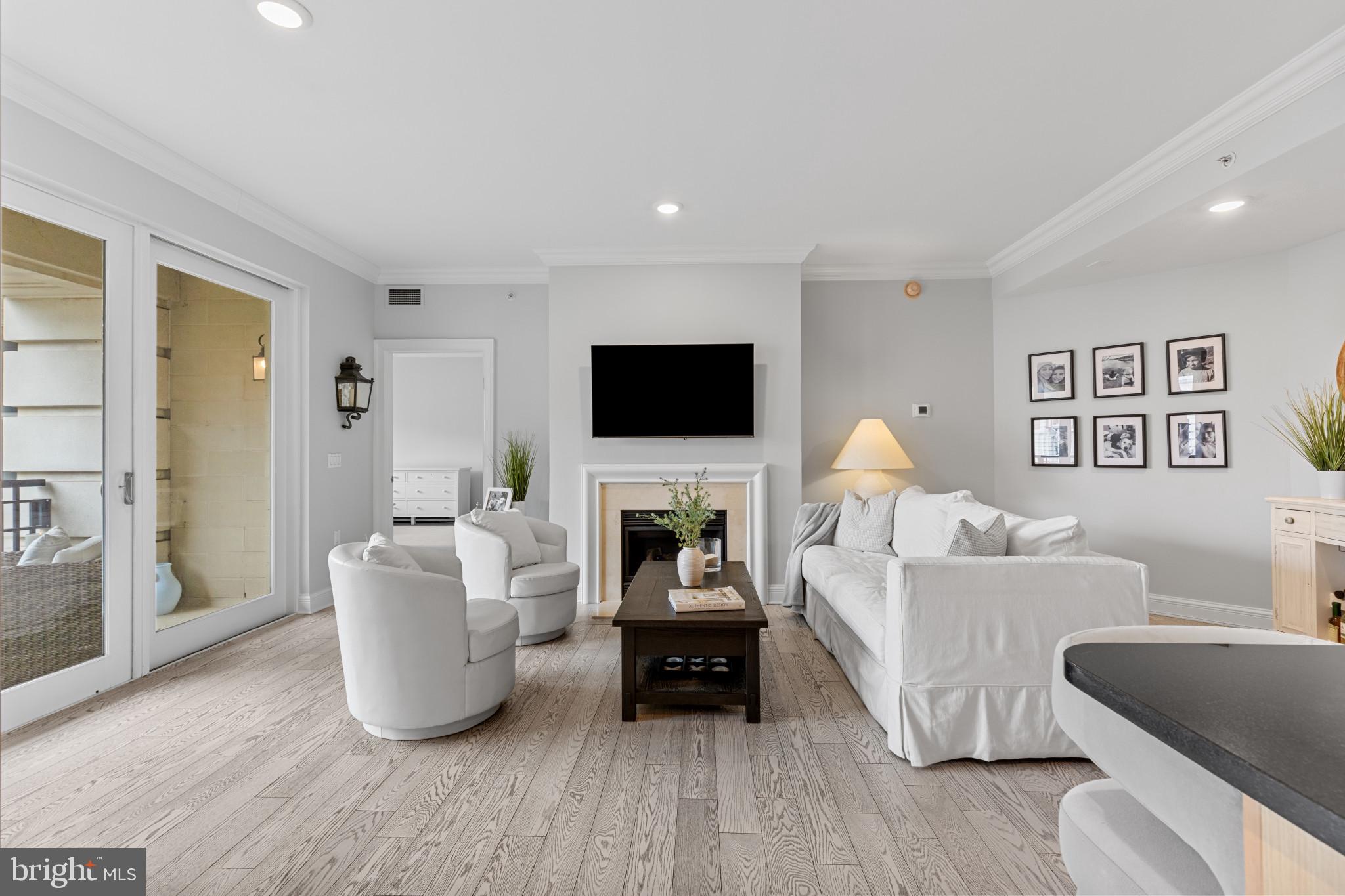 THE RITZ-CARLTON RESIDENCES - Residential