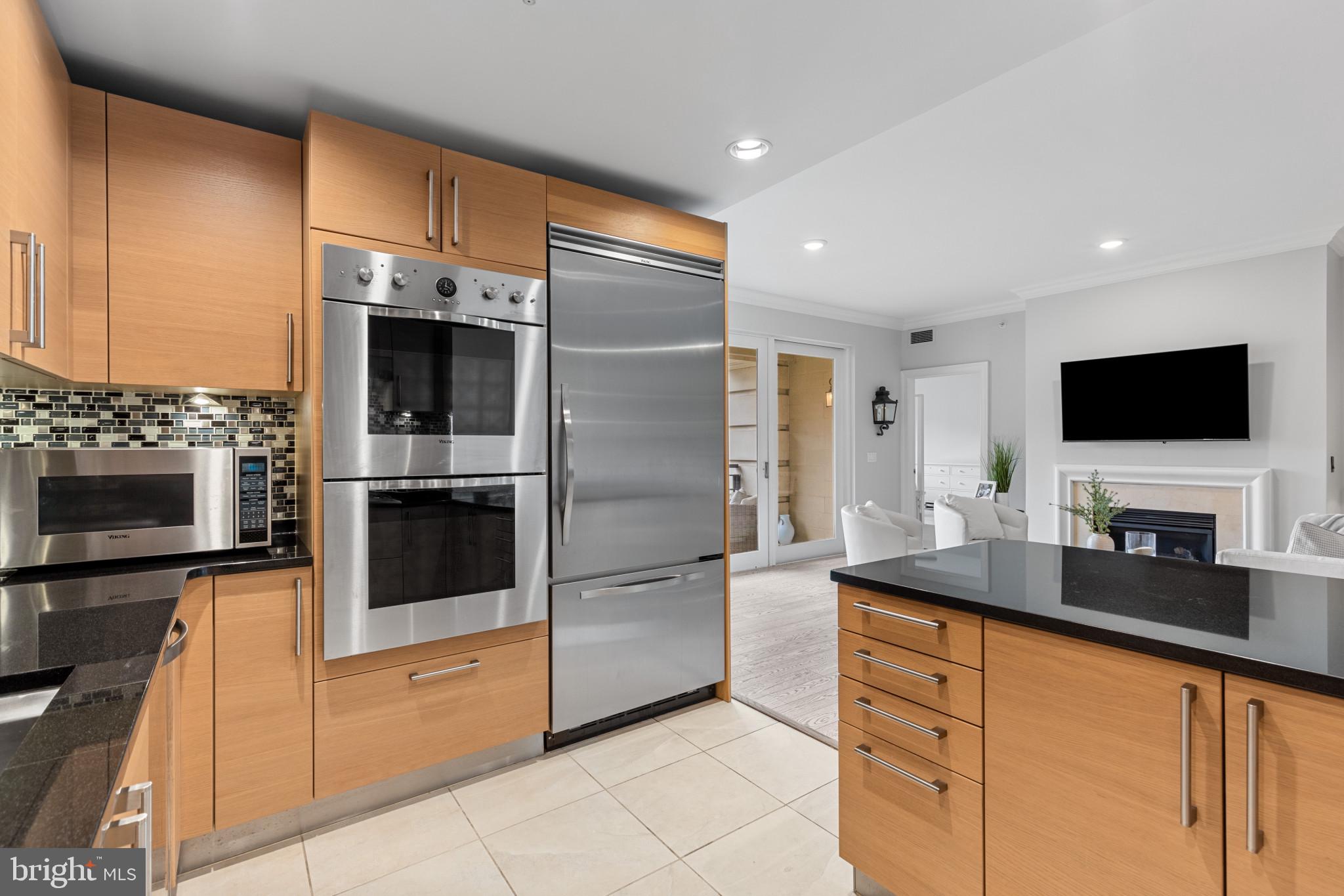 THE RITZ-CARLTON RESIDENCES - Residential