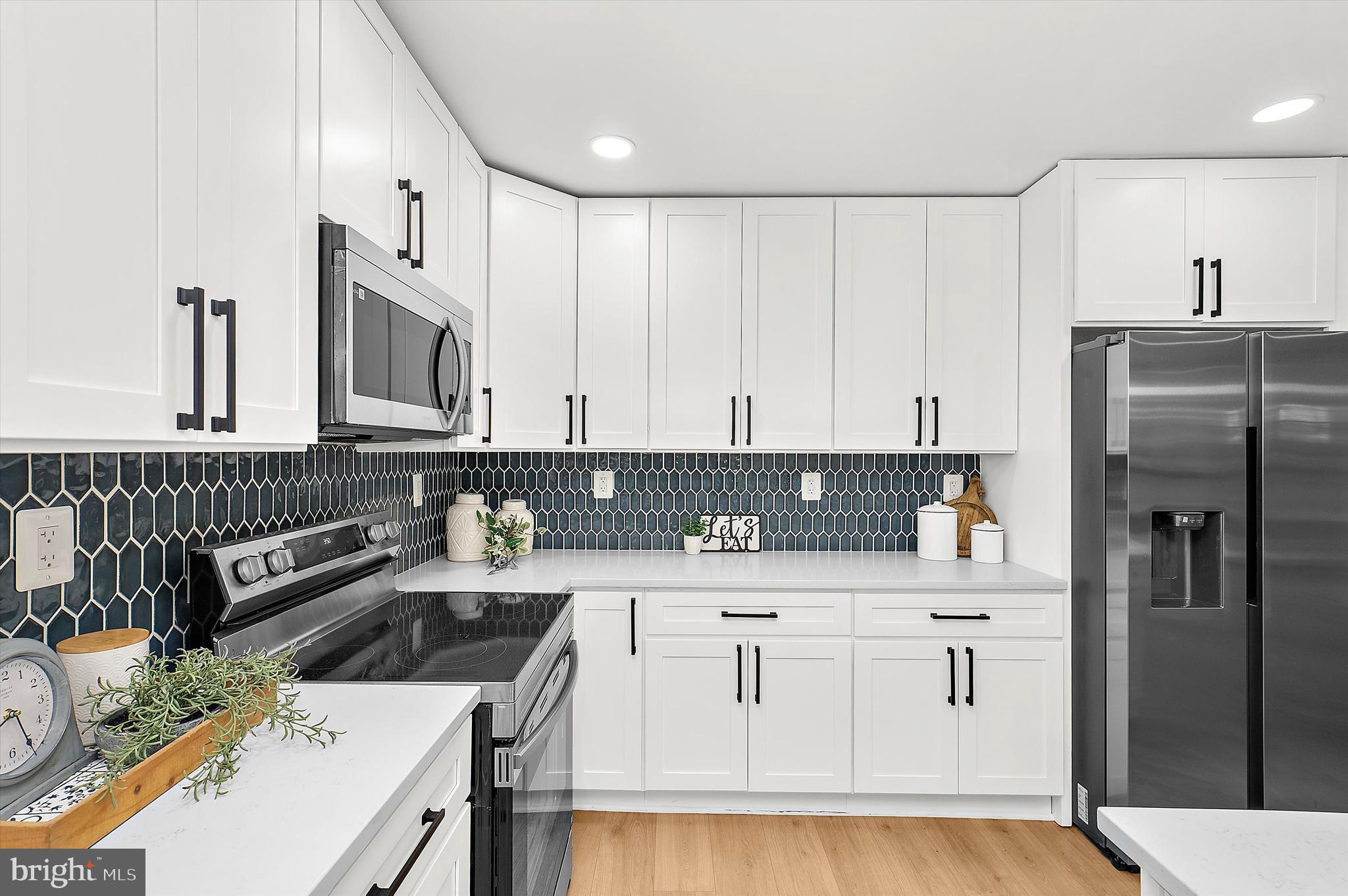 FERNDALE HEIGHTS - Residential