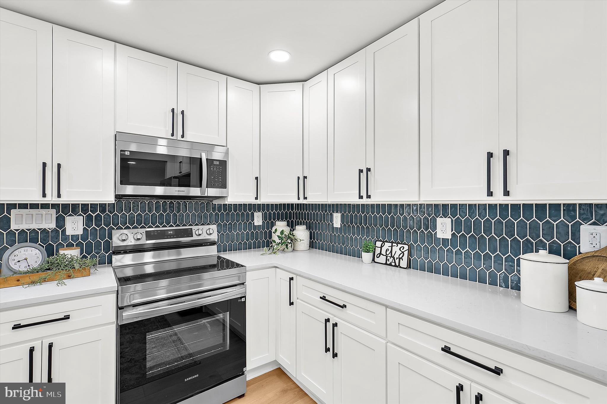 FERNDALE HEIGHTS - Residential