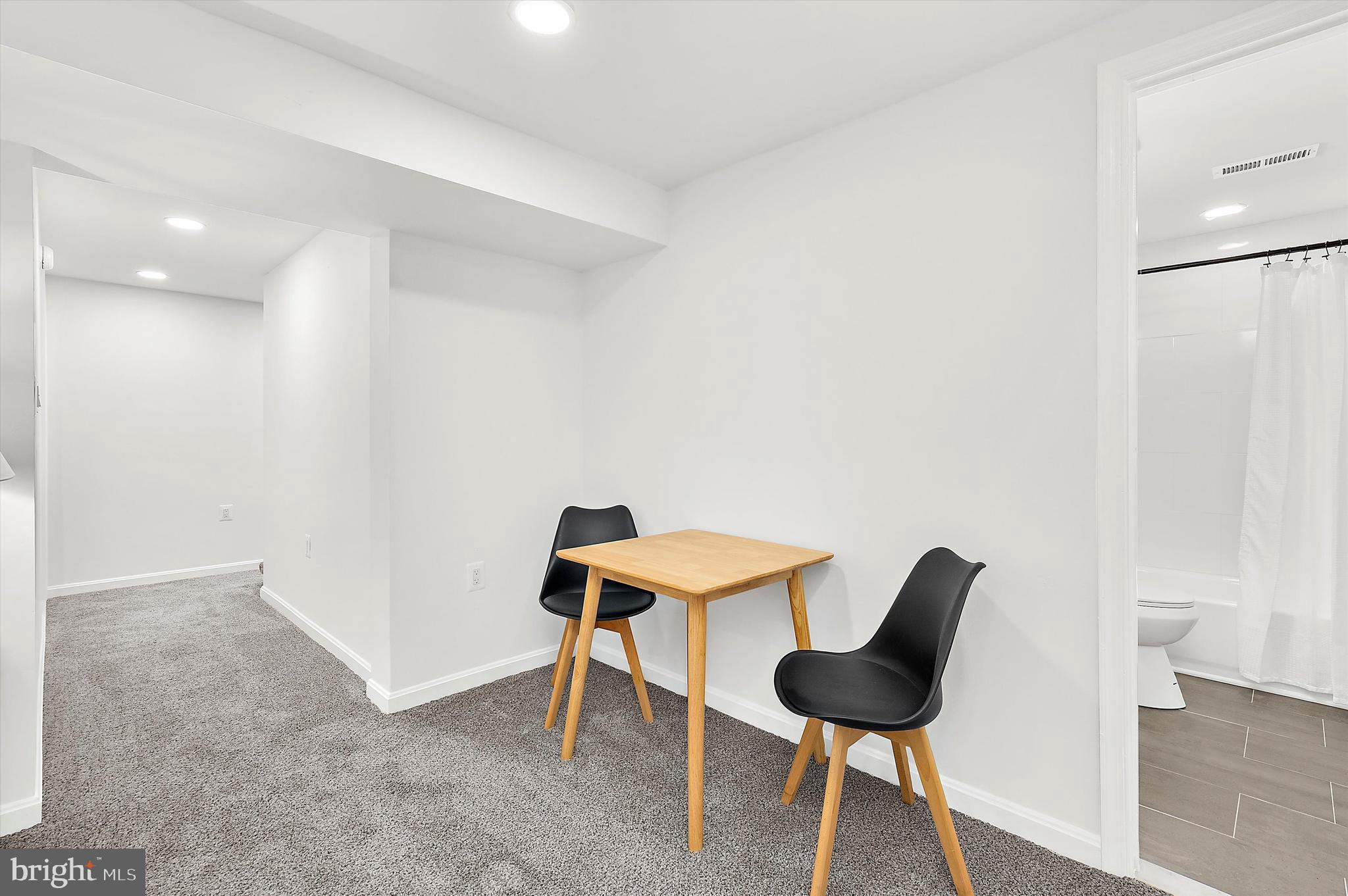 FERNDALE HEIGHTS - Residential