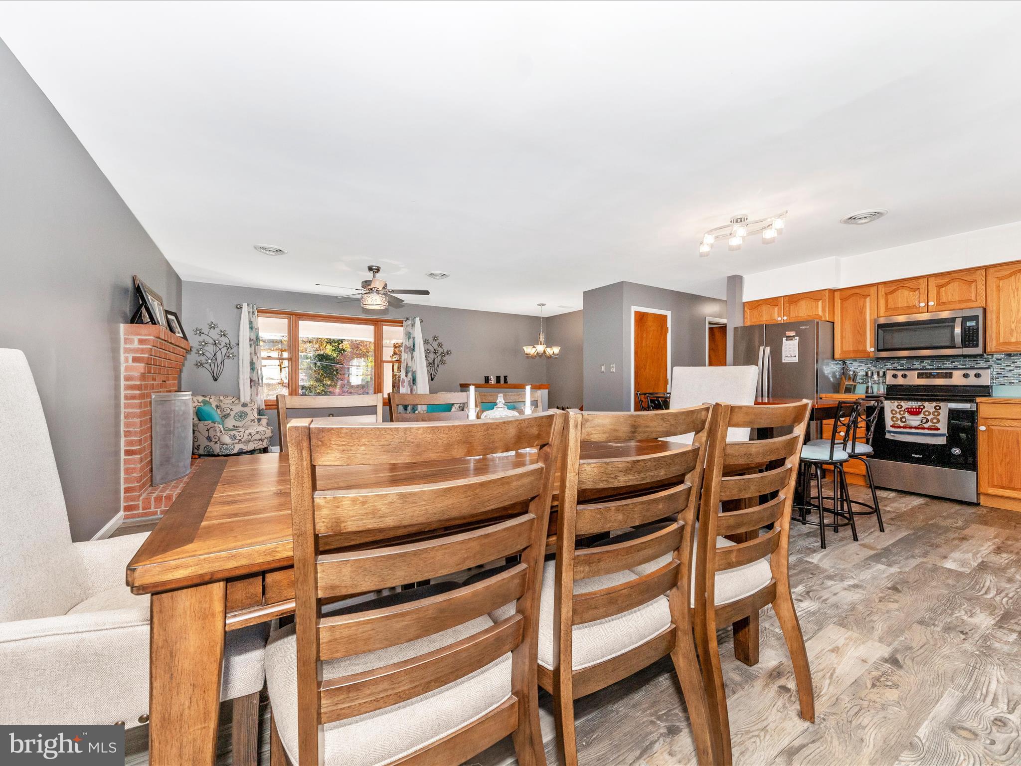 WISPERREN OAKS - Residential
