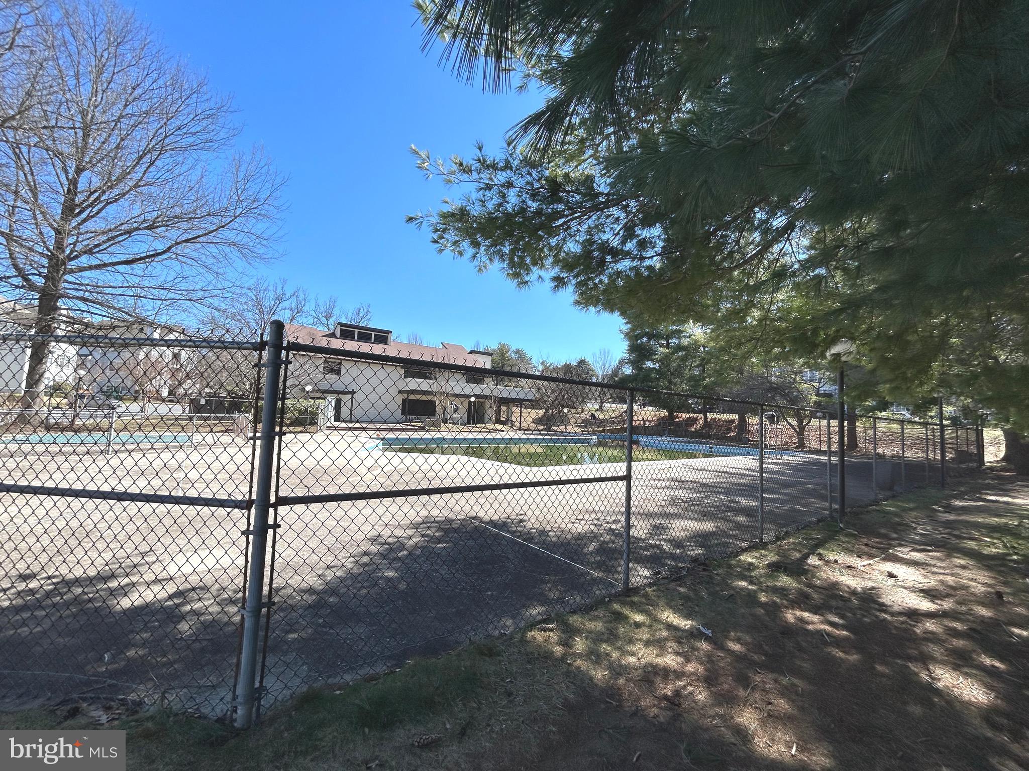 CHRISTOPHER COURT - Residential