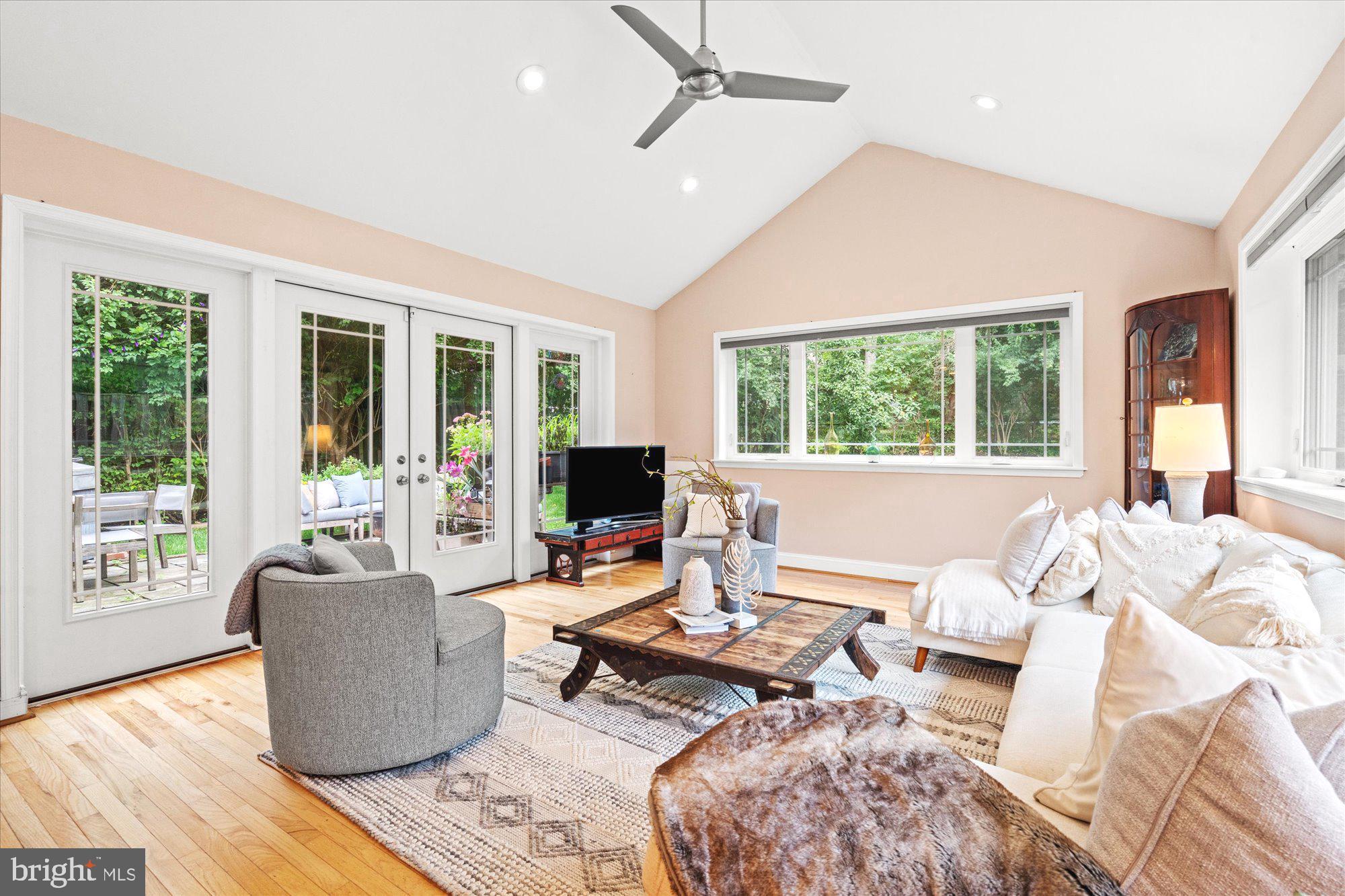 ROCK CREEK KNOLLS - Residential
