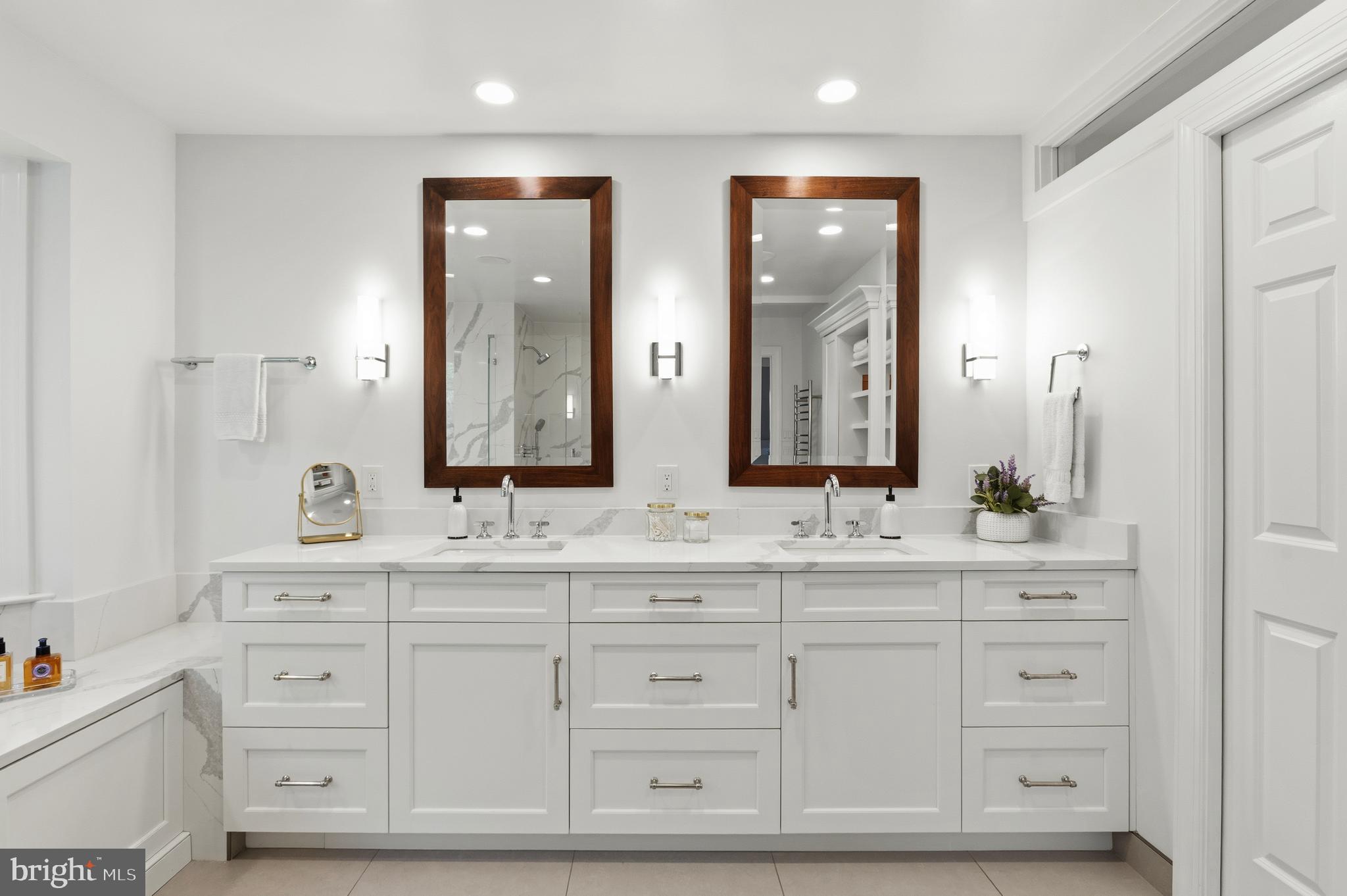 DODD MANOR - Residential