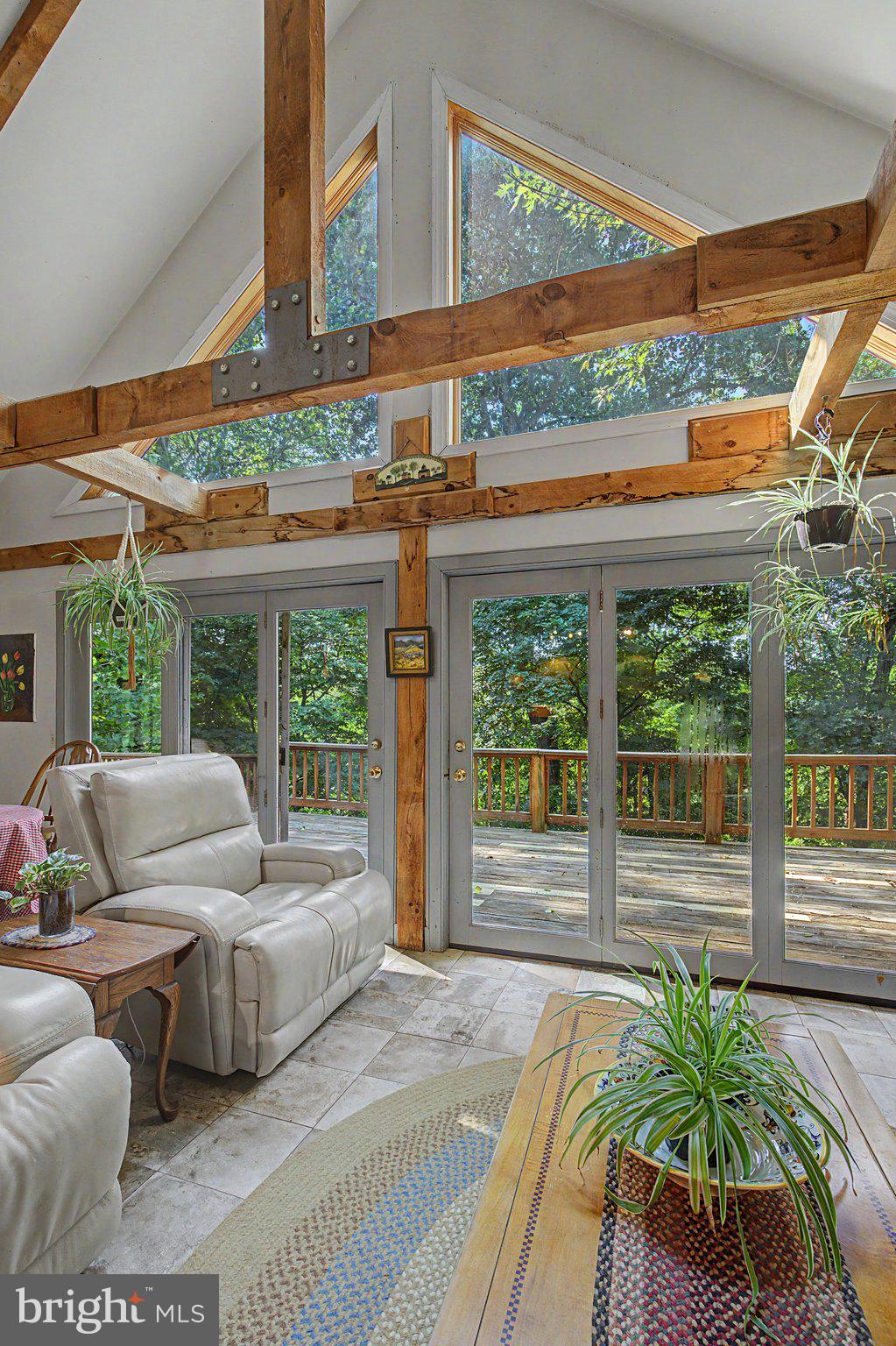 ROLLING HILLS - Residential