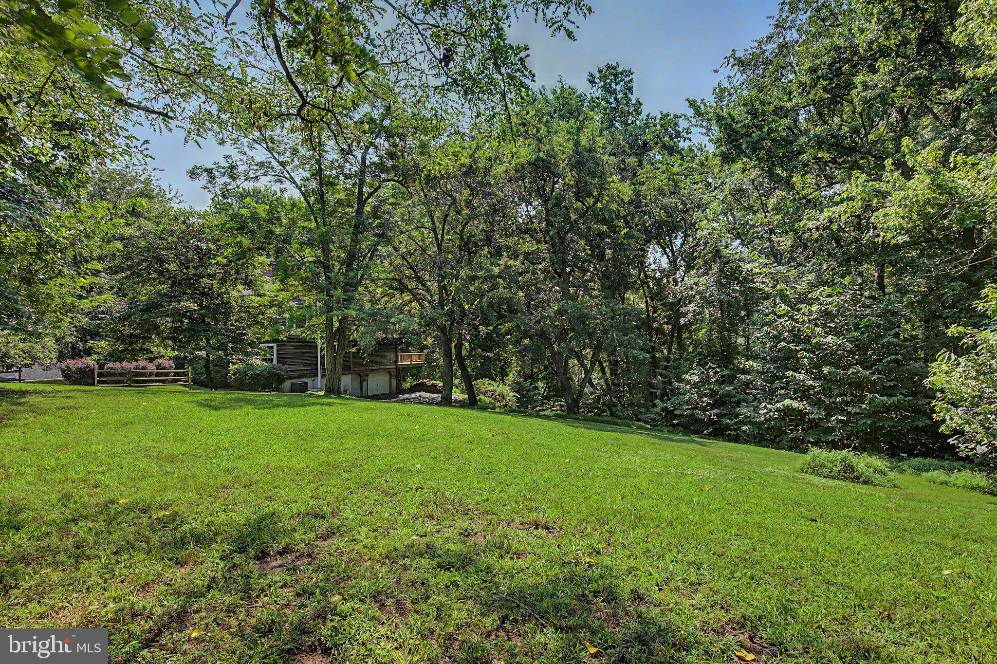 ROLLING HILLS - Residential