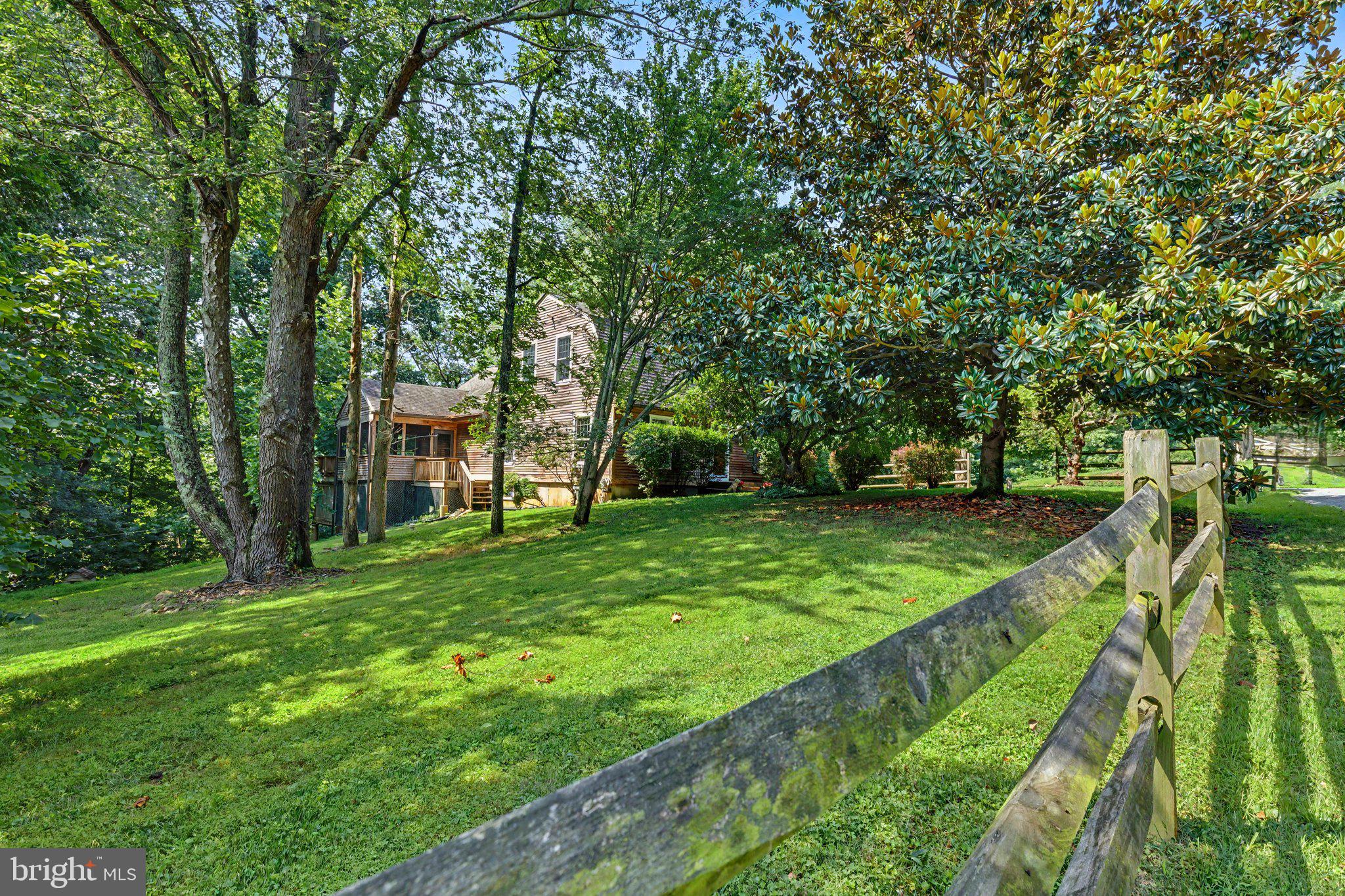 ROLLING HILLS - Residential