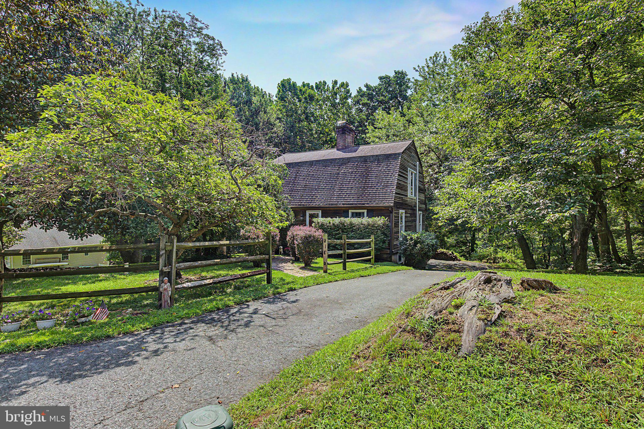 ROLLING HILLS - Residential
