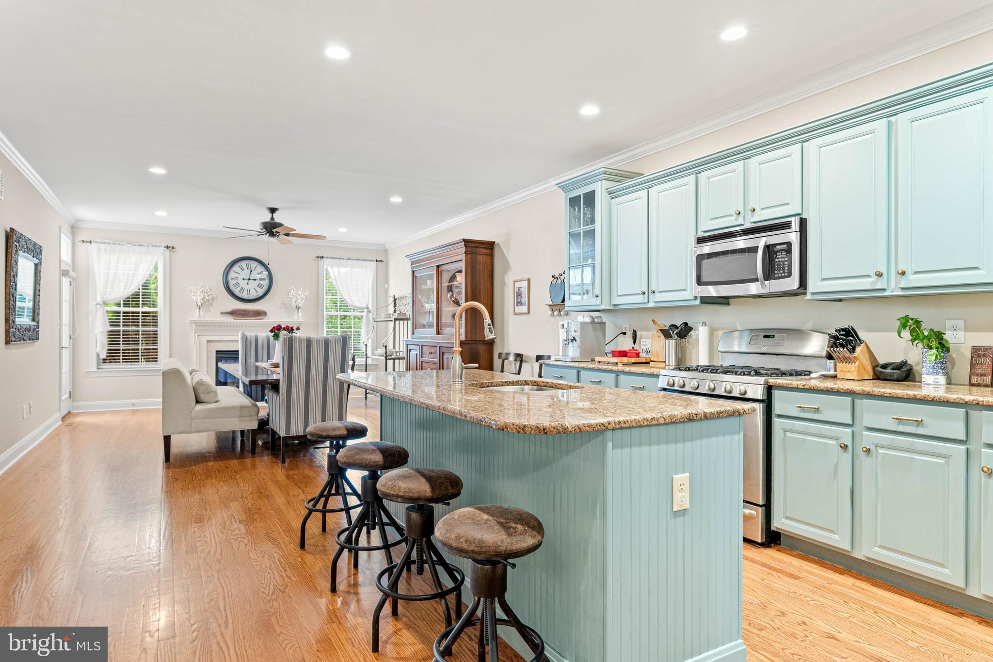 COLD POINT MANOR - Residential