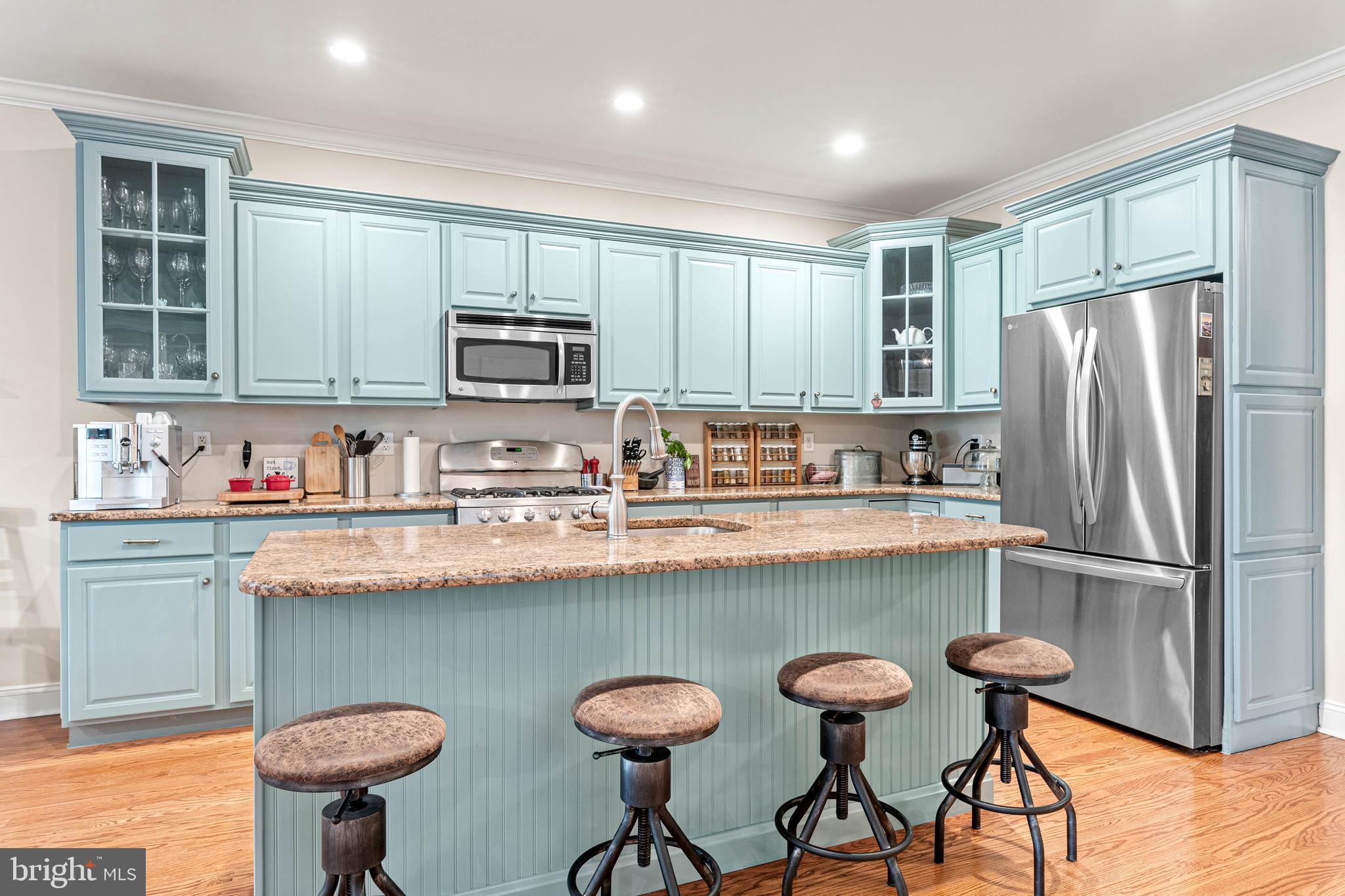 COLD POINT MANOR - Residential
