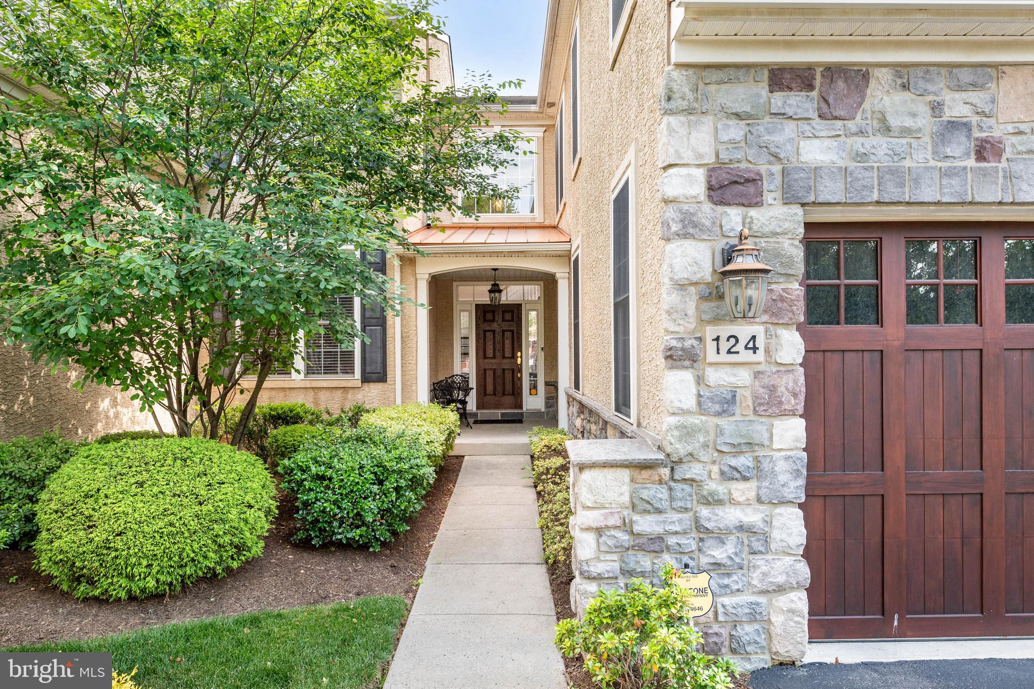 COLD POINT MANOR - Residential