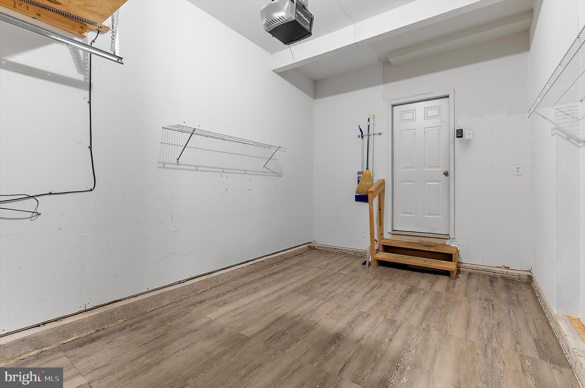 SEVEN OAKS - Residential