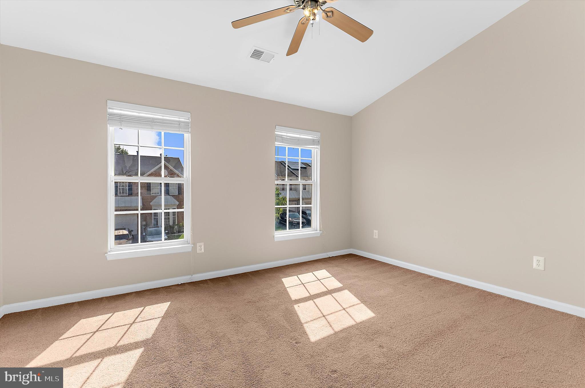 SEVEN OAKS - Residential