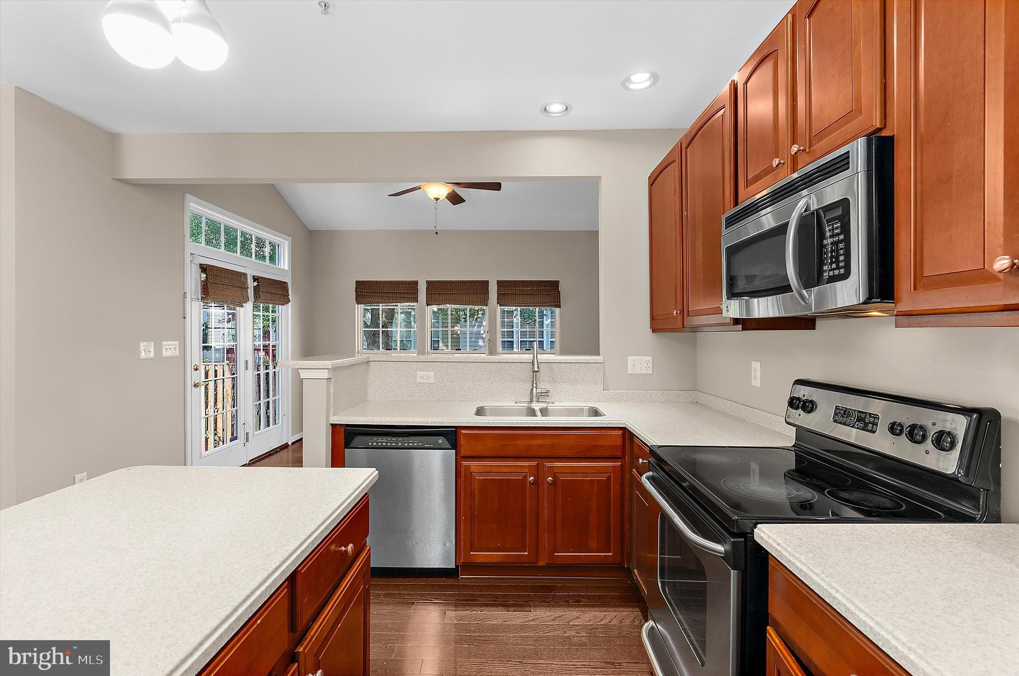 SEVEN OAKS - Residential