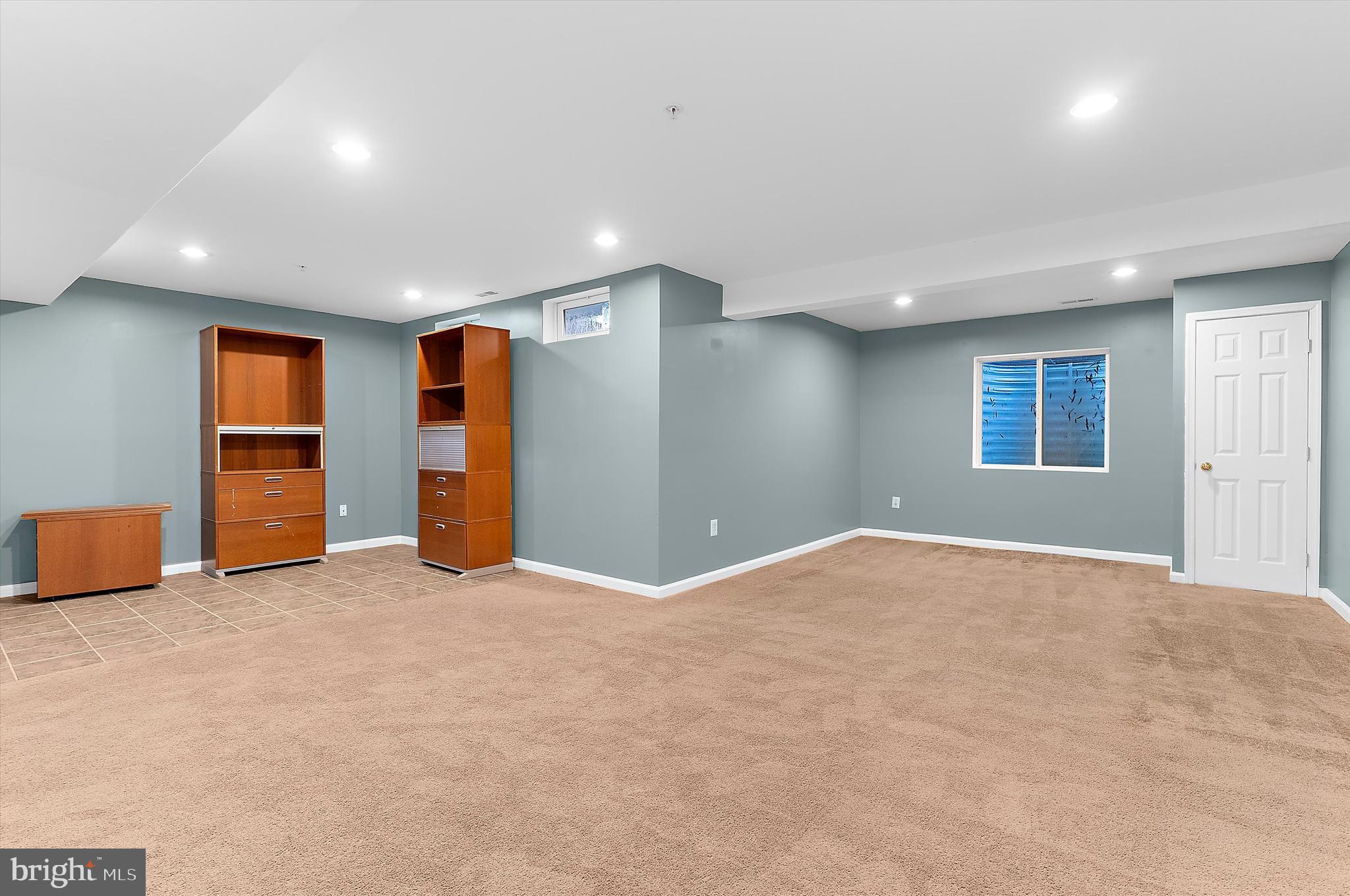 SEVEN OAKS - Residential