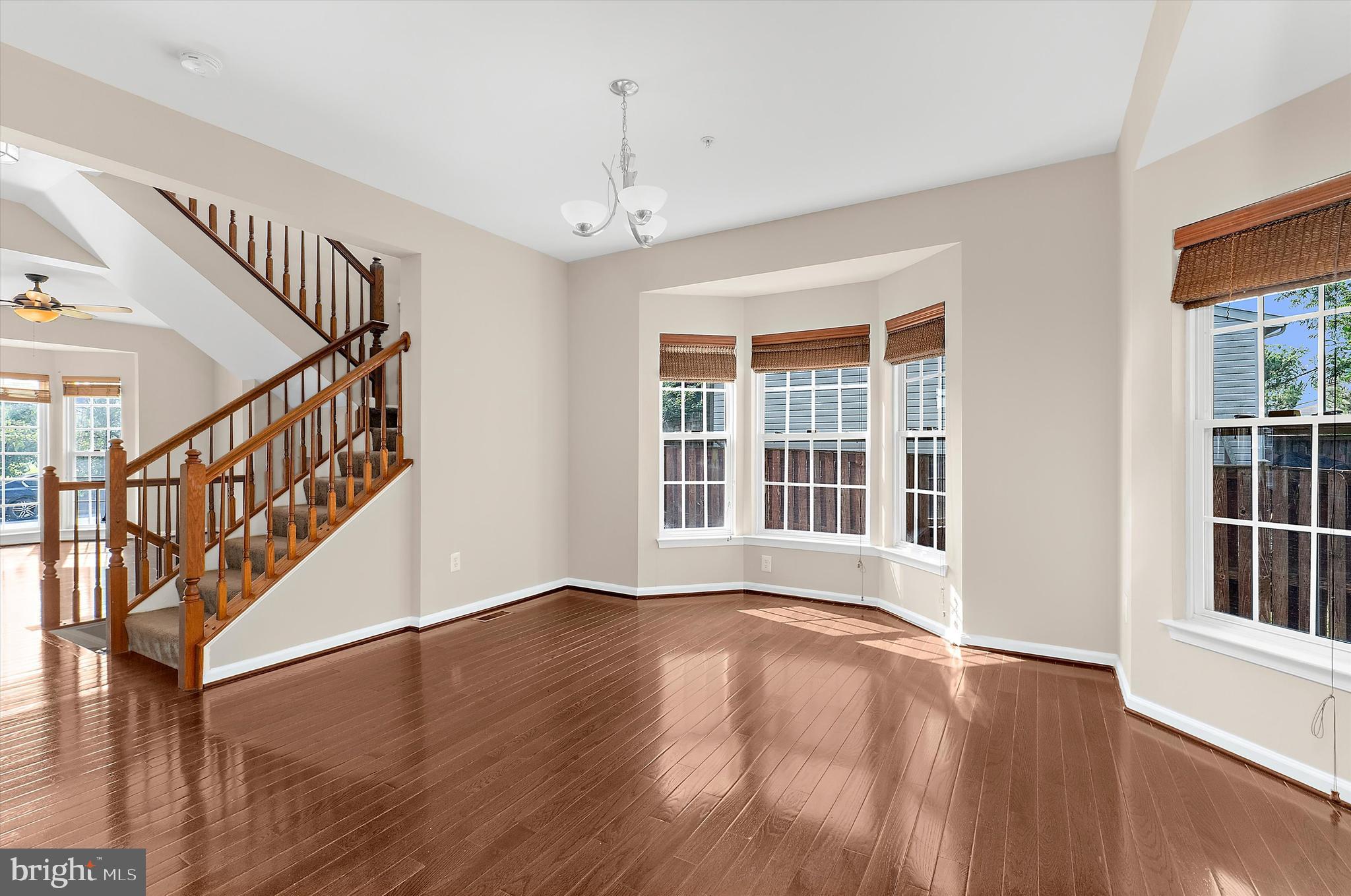 SEVEN OAKS - Residential