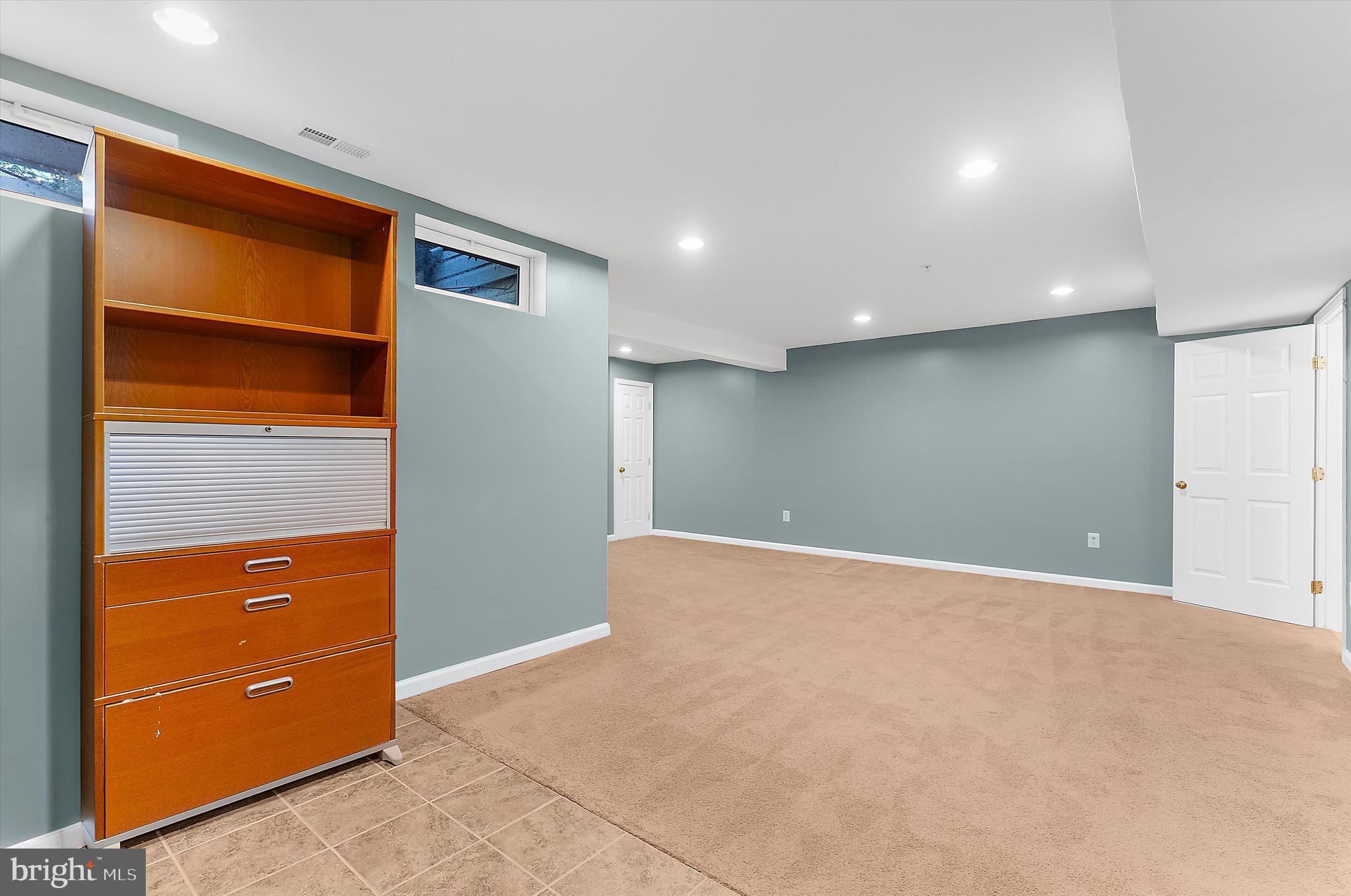 SEVEN OAKS - Residential