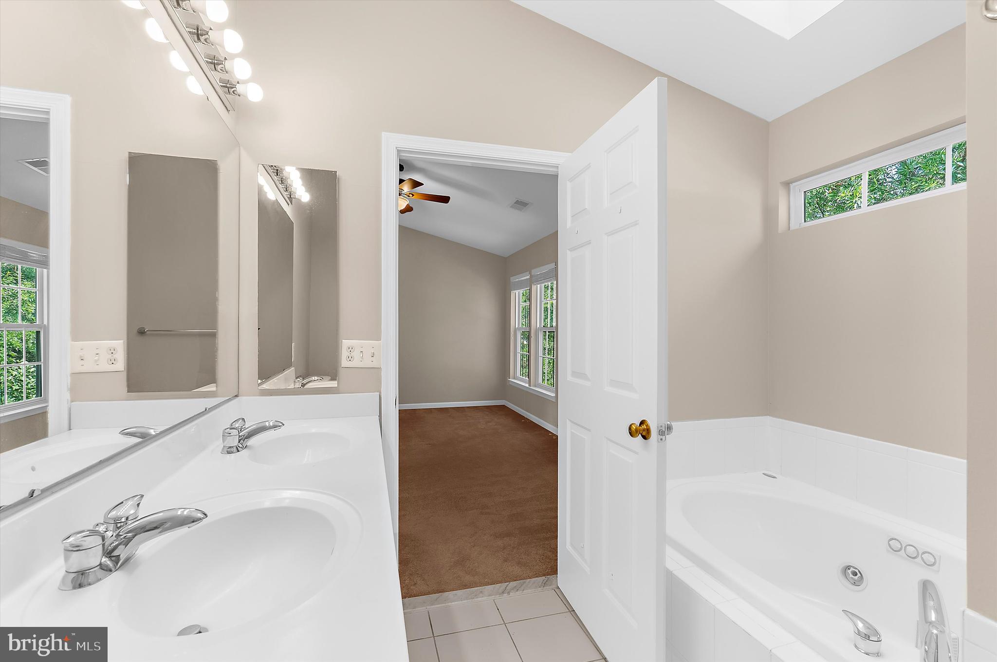 SEVEN OAKS - Residential