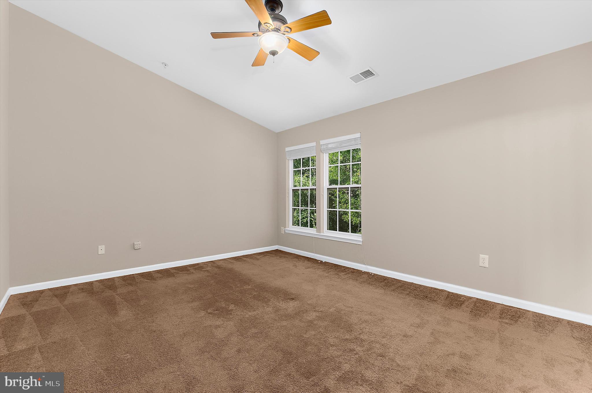 SEVEN OAKS - Residential