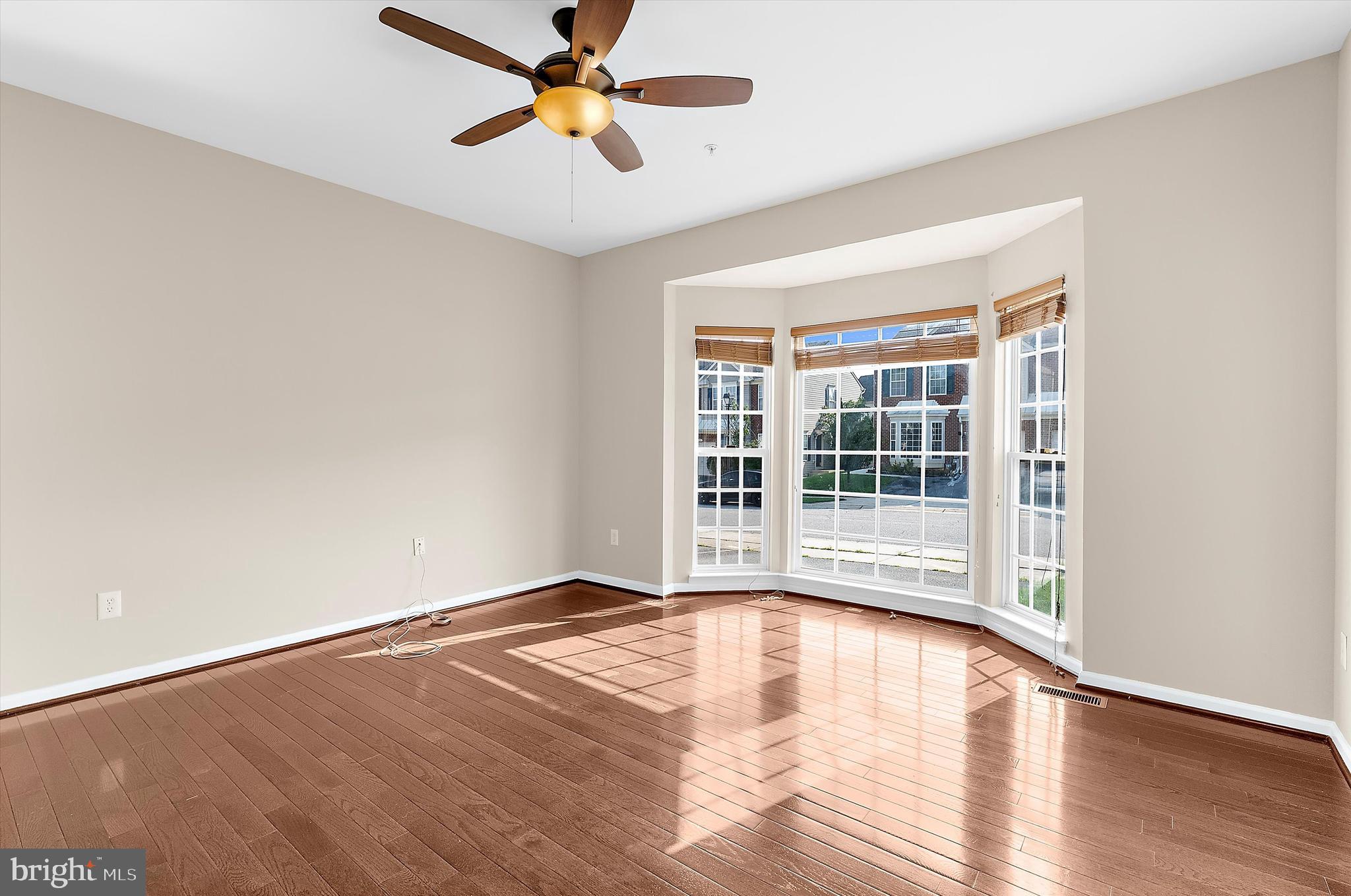 SEVEN OAKS - Residential