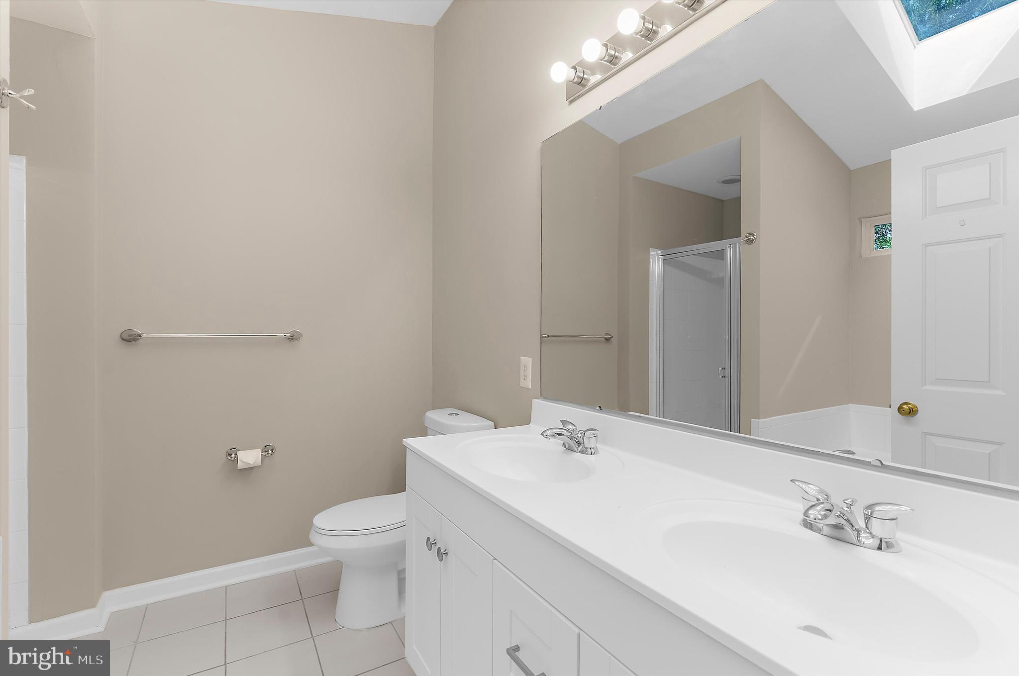 SEVEN OAKS - Residential
